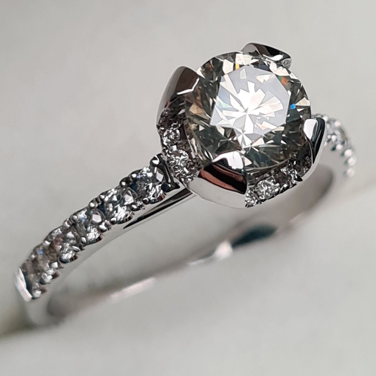 Кольцо Deimantas 95131226 18,5р 3,35гр 1,45ct. купить,NaN