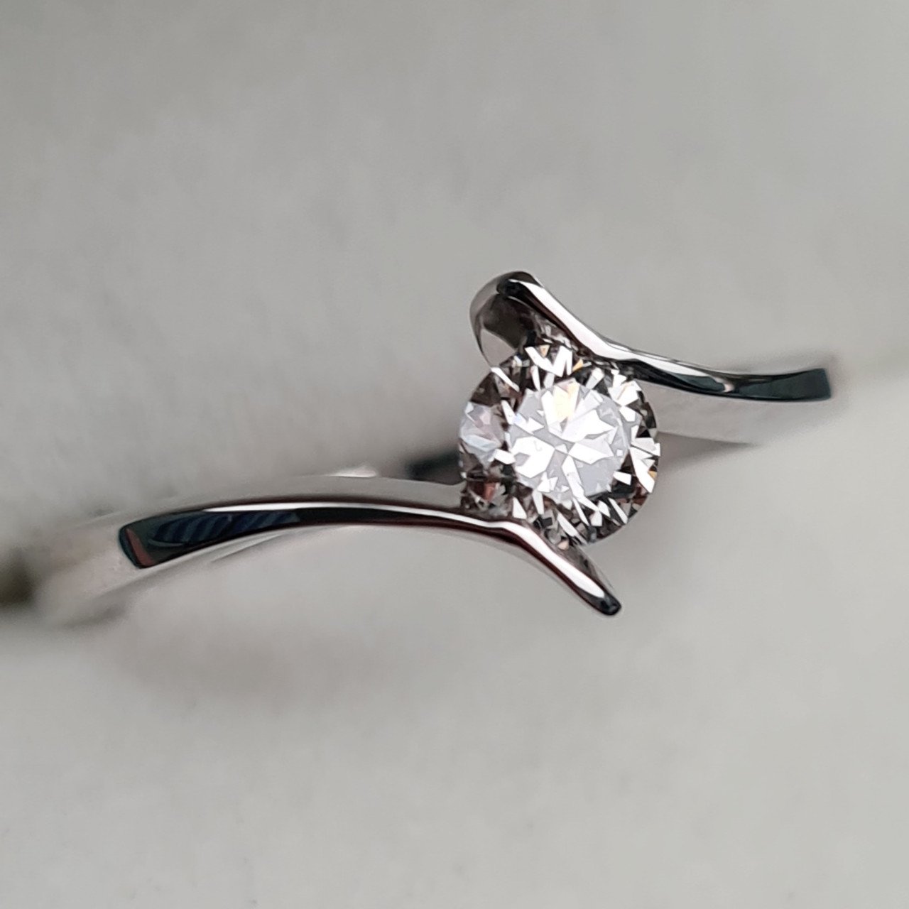 Кольцо Deimantas 95131280 16,5р 2,61гр 0,34ct. купить,NaN