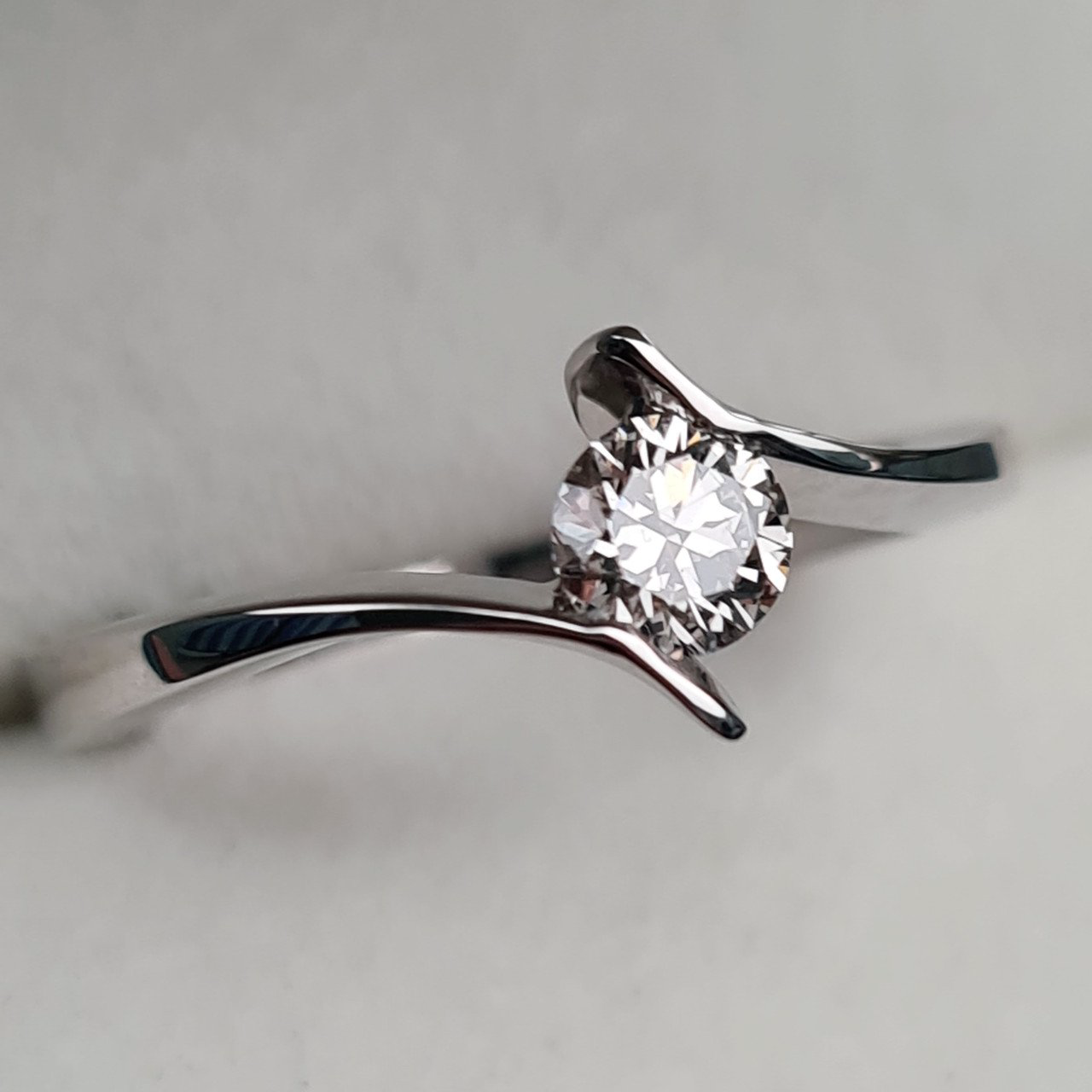 Кольцо Deimantas 95131280 16,5р 2,61гр 0,34ct. купить,NaN
