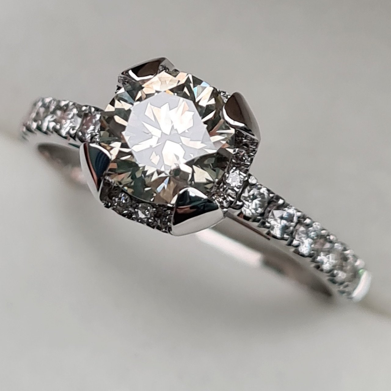 Кольцо Deimantas 95131226 18,5р 3,35гр 1,45ct. купить,NaN
