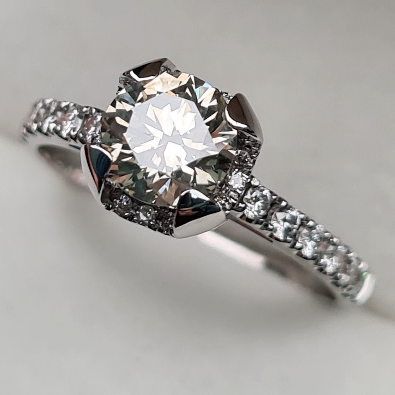 Кольцо Deimantas 95131226 18,5р 3,35гр 1,45ct. купить,NaN