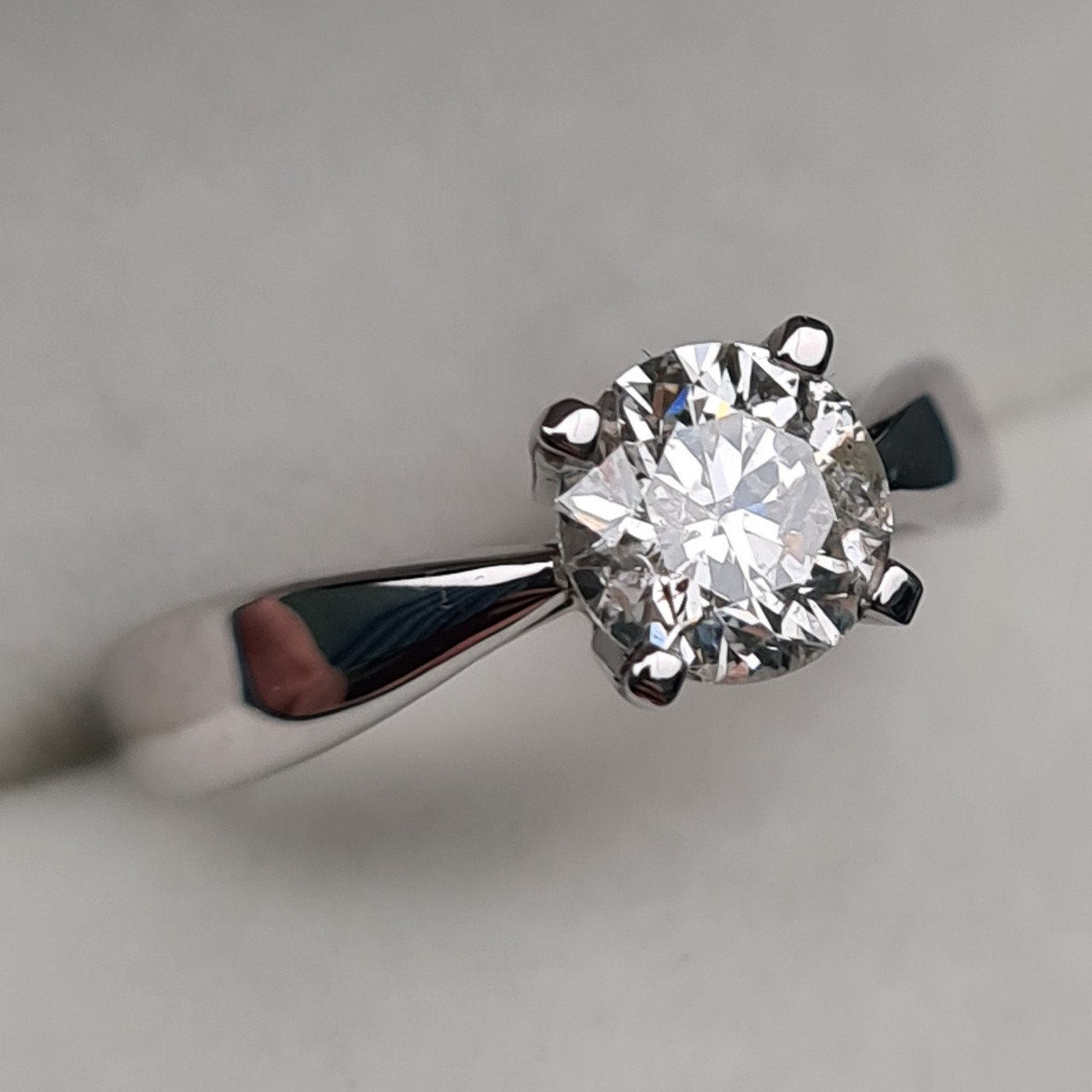 Кольцо Deimantas 95131260 16,5р 3,23гр 1,00ct. купить,NaN