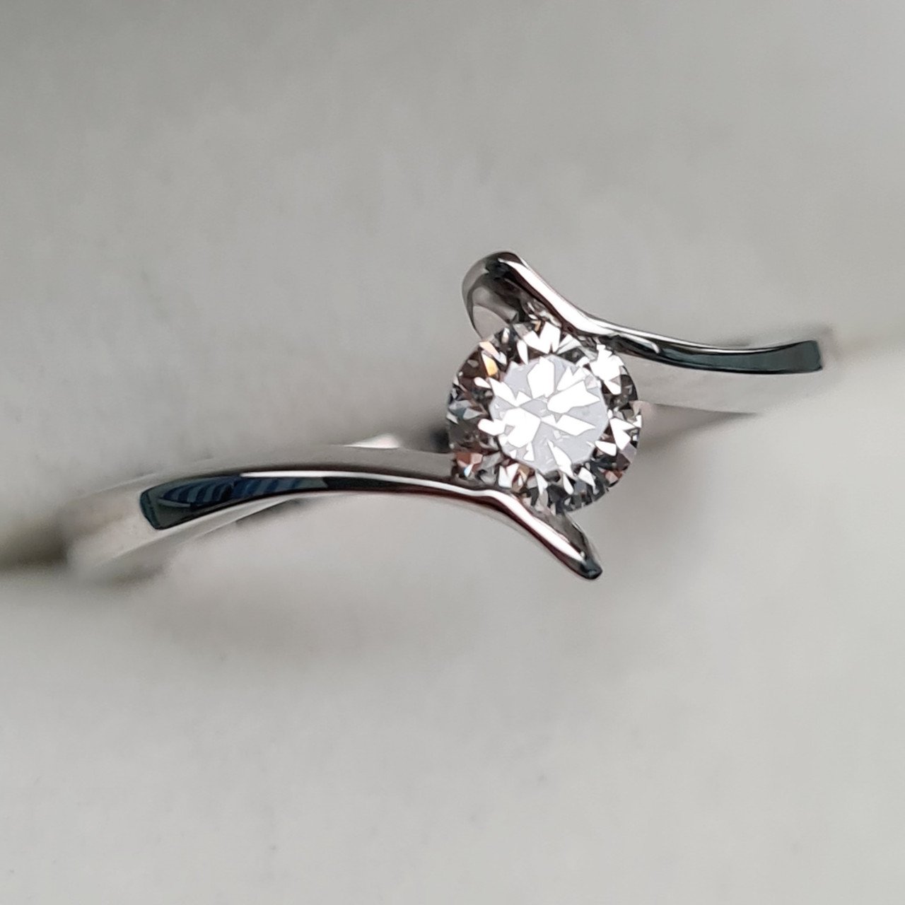 Кольцо Deimantas 95131280 16,5р 2,61гр 0,34ct. купить,NaN
