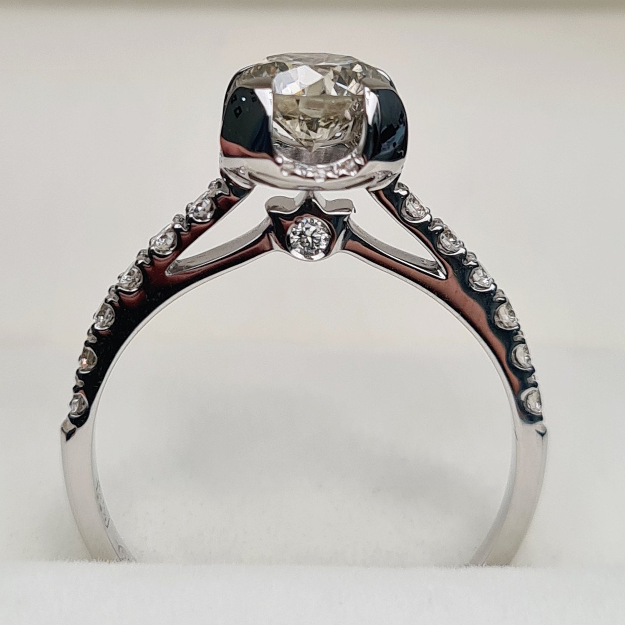 Кольцо Deimantas 95131226 18,5р 3,35гр 1,45ct. купить,NaN