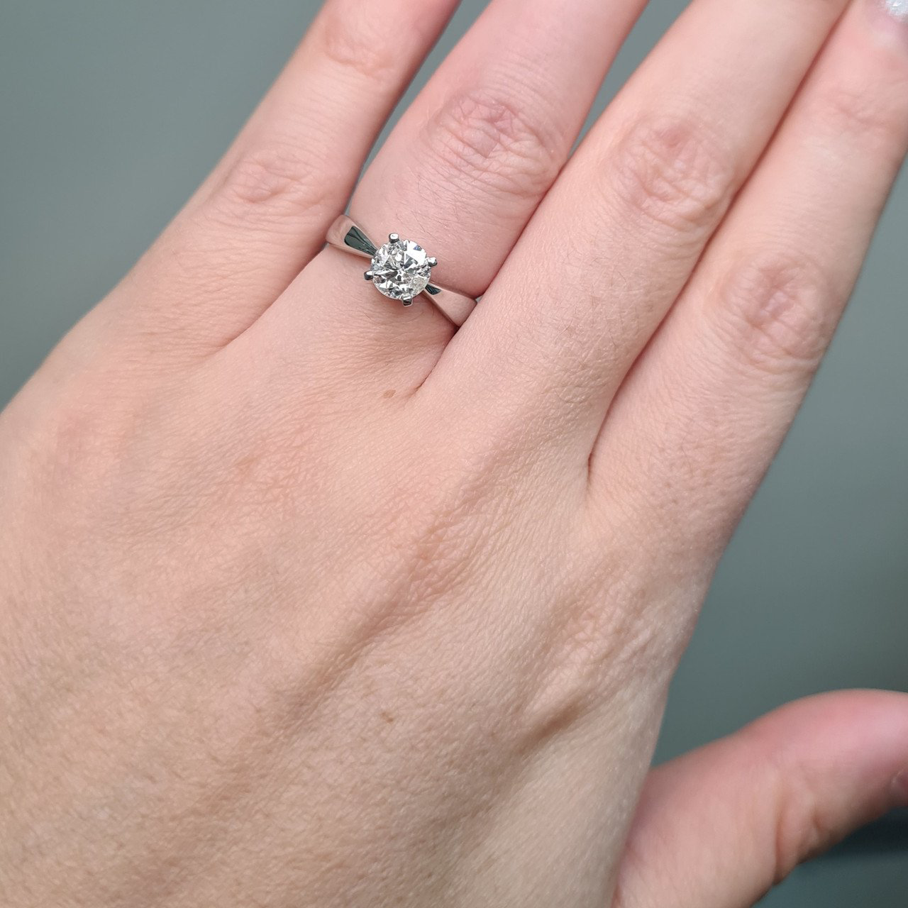 Кольцо Deimantas 95131260 16,5р 3,23гр 1,00ct. купить,NaN