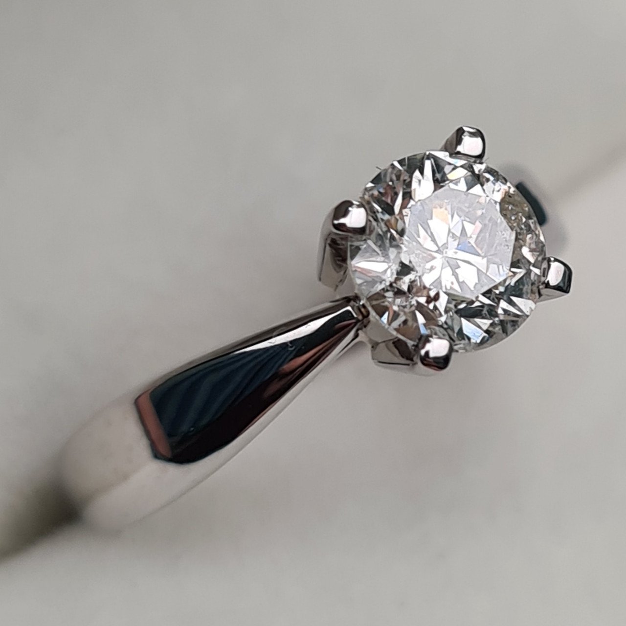 Кольцо Deimantas 95131260 16,5р 3,23гр 1,00ct. купить,NaN