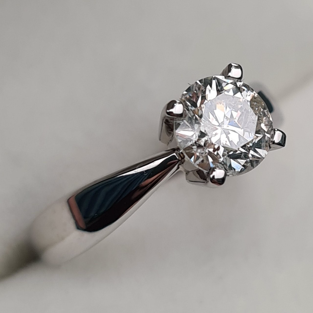 Кольцо Deimantas 95131260 16,5р 3,23гр 1,00ct. купить,NaN