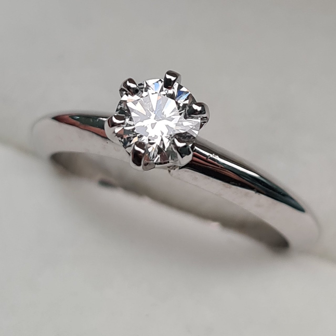 Кольцо Deimantas 95131304 16,5р 2,83гр 0,45ct. купить,NaN