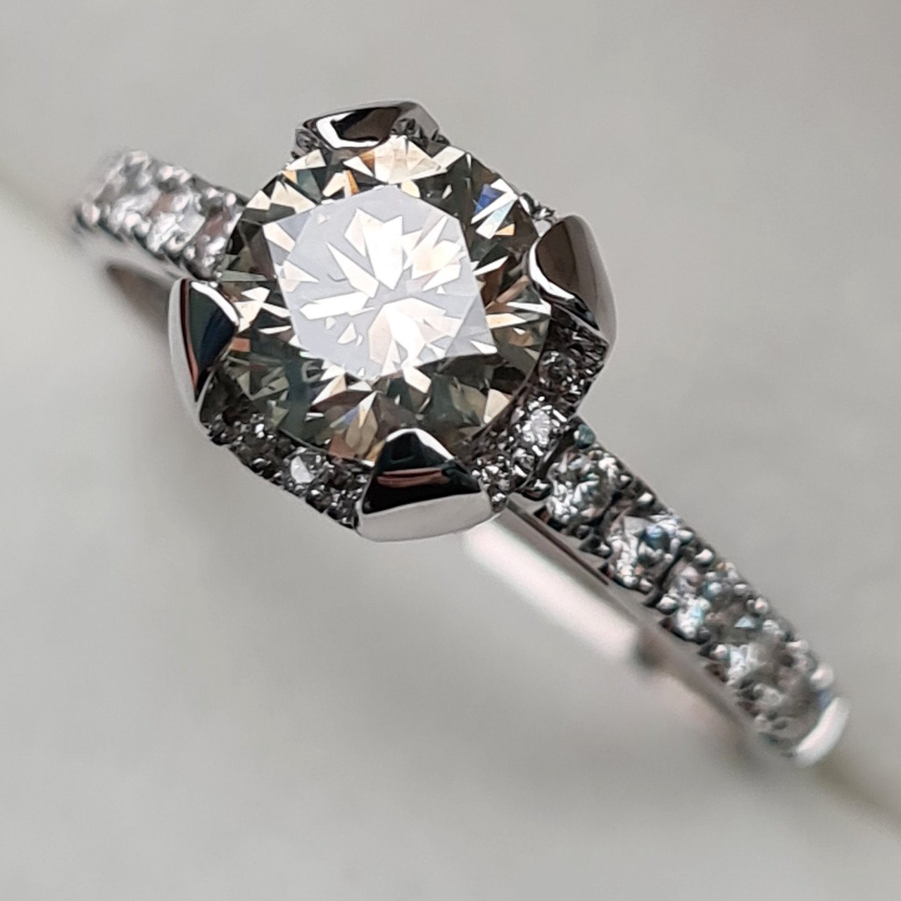 Кольцо Deimantas 95131226 18,5р 3,35гр 1,45ct. купить,NaN