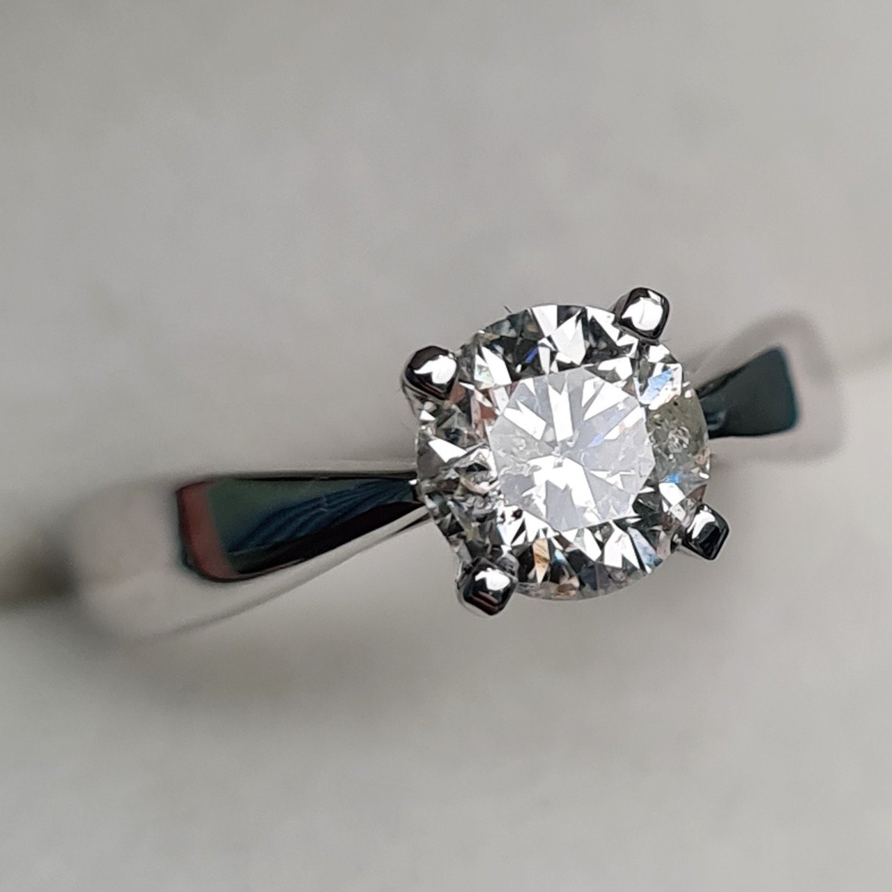 Кольцо Deimantas 95131260 16,5р 3,23гр 1,00ct. купить,NaN