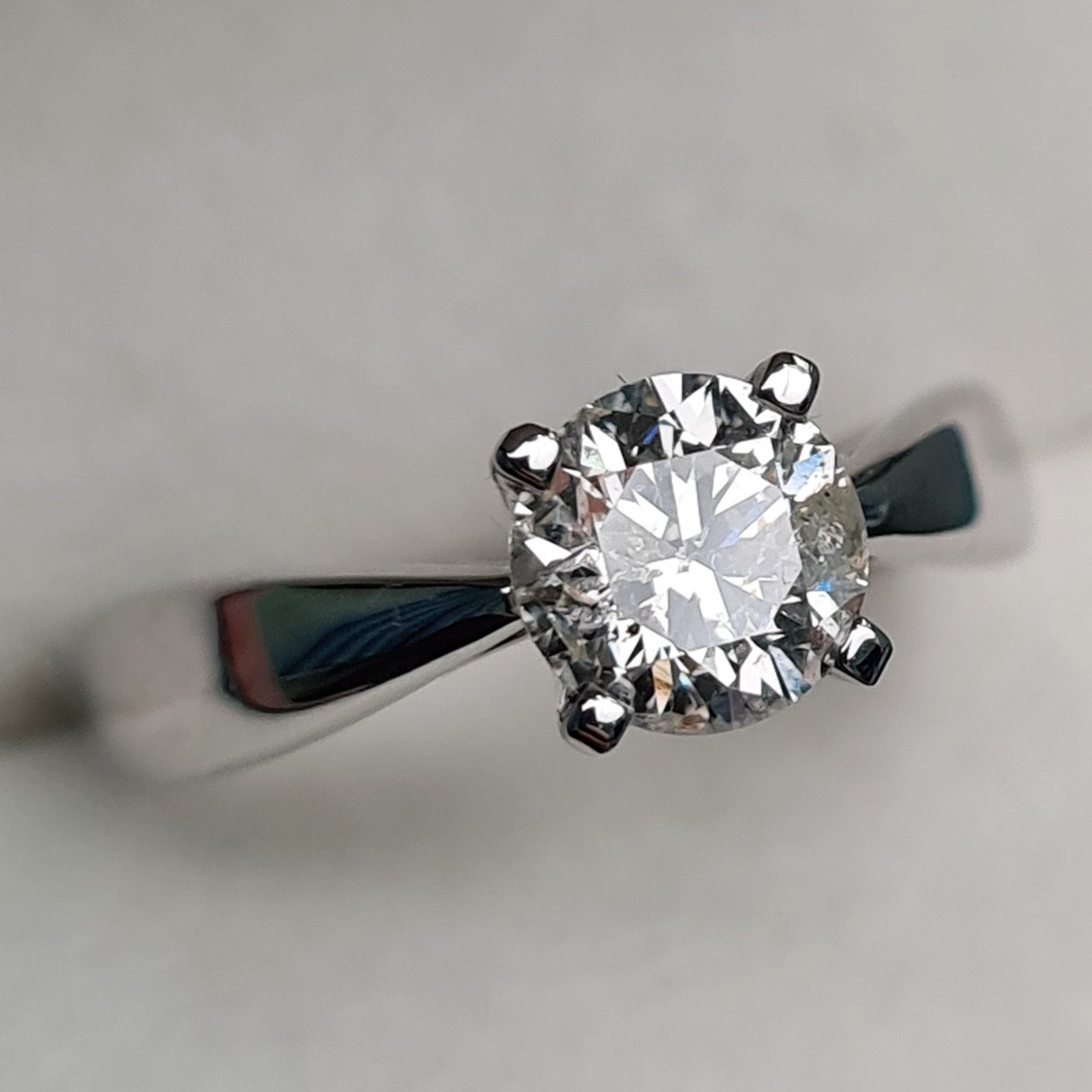 Кольцо Deimantas 95131260 16,5р 3,23гр 1,00ct. купить,NaN