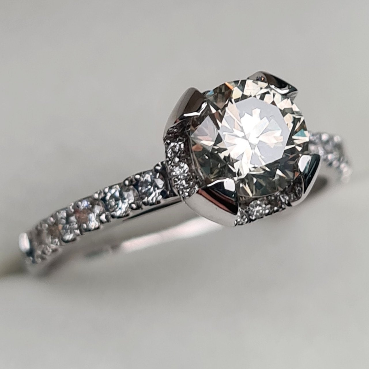 Кольцо Deimantas 95131226 18,5р 3,35гр 1,45ct. купить,NaN