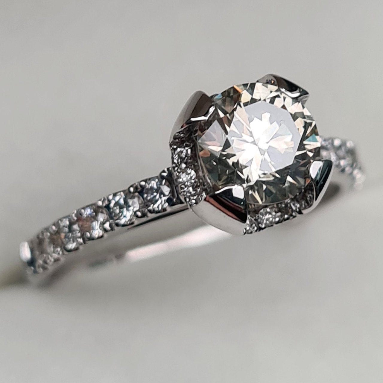 Кольцо Deimantas 95131226 18,5р 3,35гр 1,45ct. купить,NaN