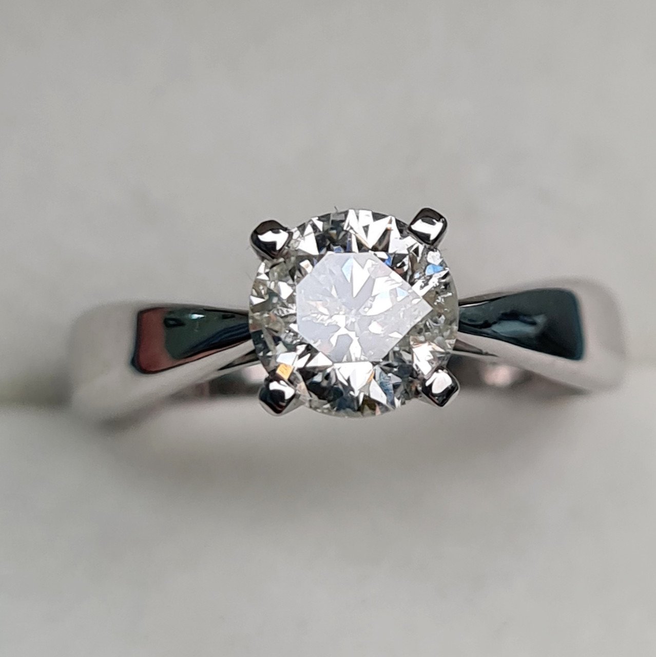 Кольцо Deimantas 95131260 16,5р 3,23гр 1,00ct. купить,NaN