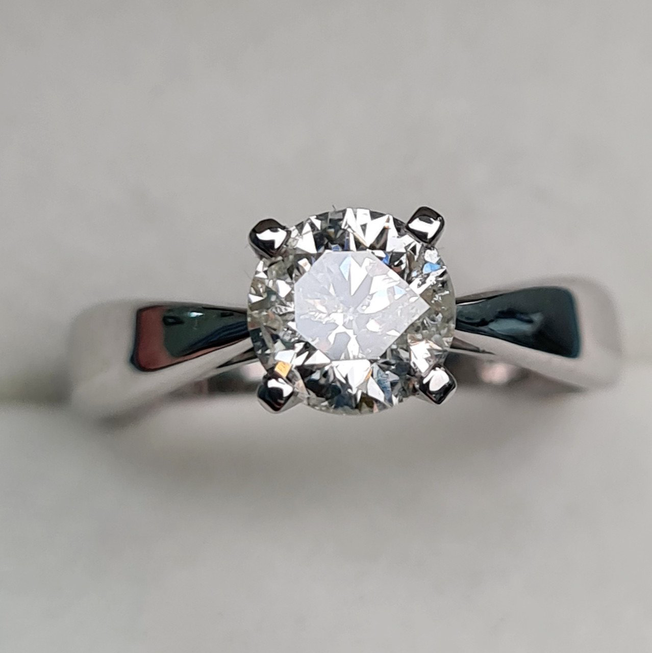 Кольцо Deimantas 95131260 16,5р 3,23гр 1,00ct. купить,NaN
