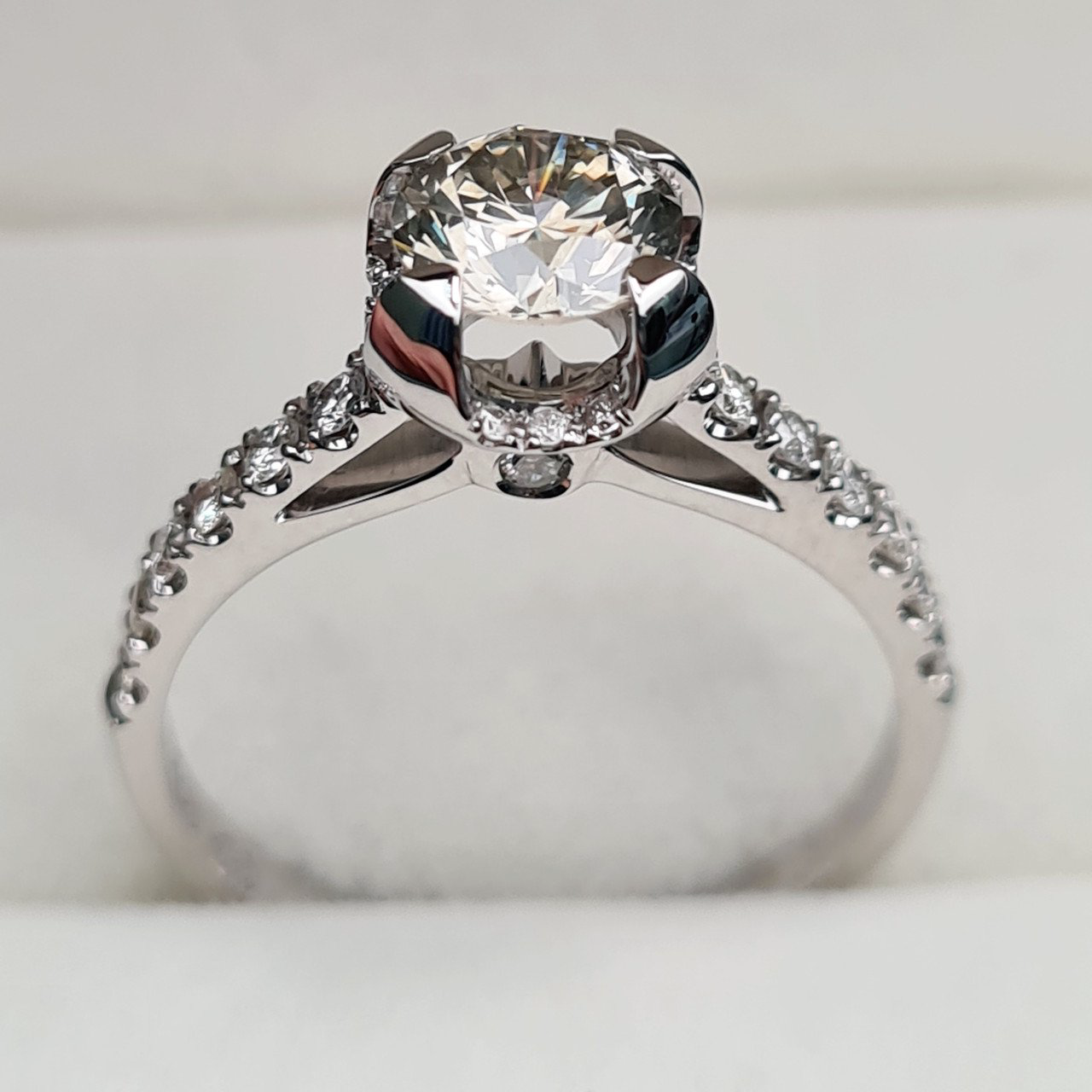 Кольцо Deimantas 95131226 18,5р 3,35гр 1,45ct. купить,NaN