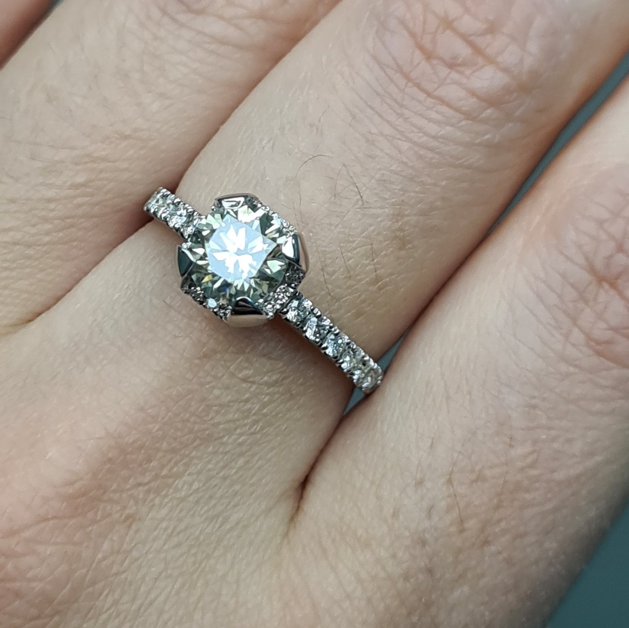 Кольцо Deimantas 95131226 18,5р 3,35гр 1,45ct. купить,NaN