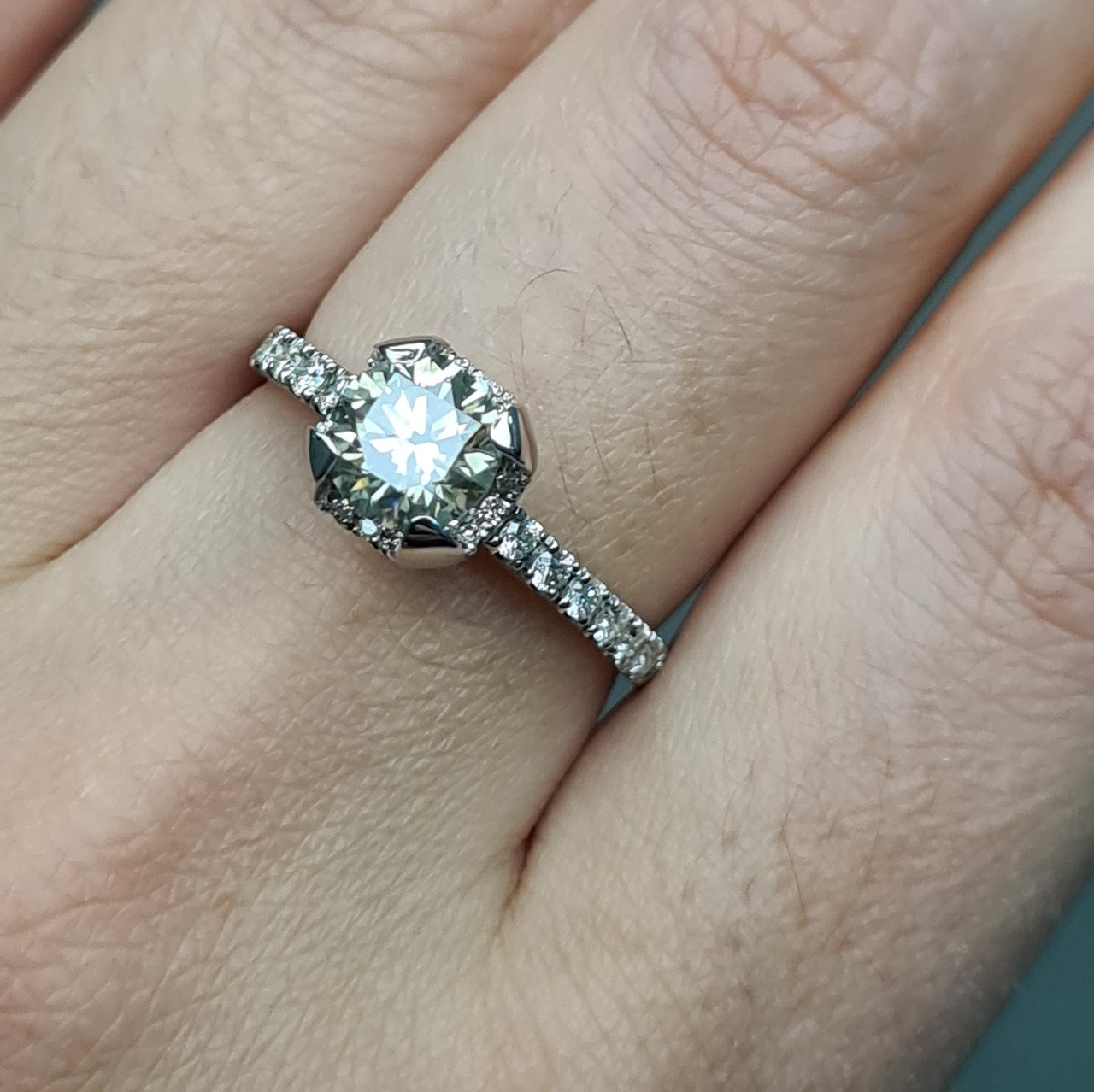 Кольцо Deimantas 95131226 18,5р 3,35гр 1,45ct. купить,NaN