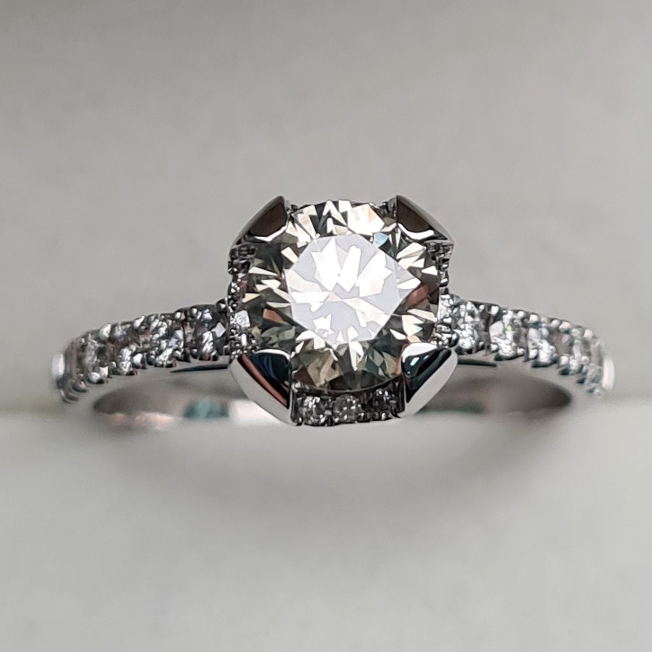 Кольцо Deimantas 95131226 18,5р 3,35гр 1,45ct. купить,NaN