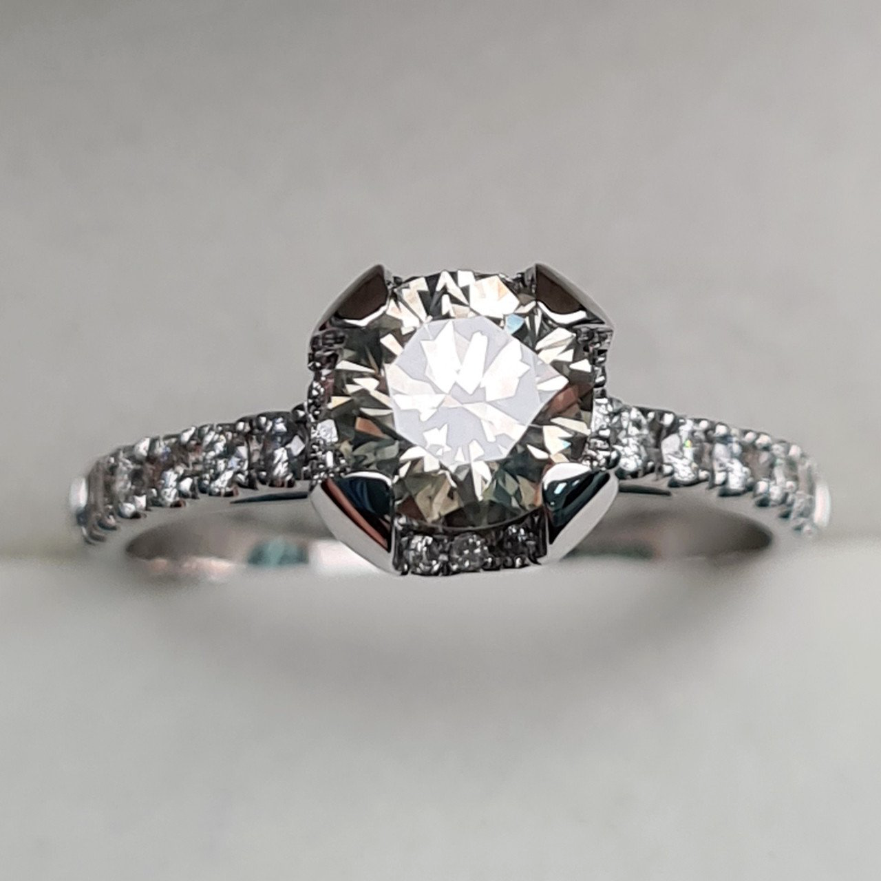 Кольцо Deimantas 95131226 18,5р 3,35гр 1,45ct. купить,NaN