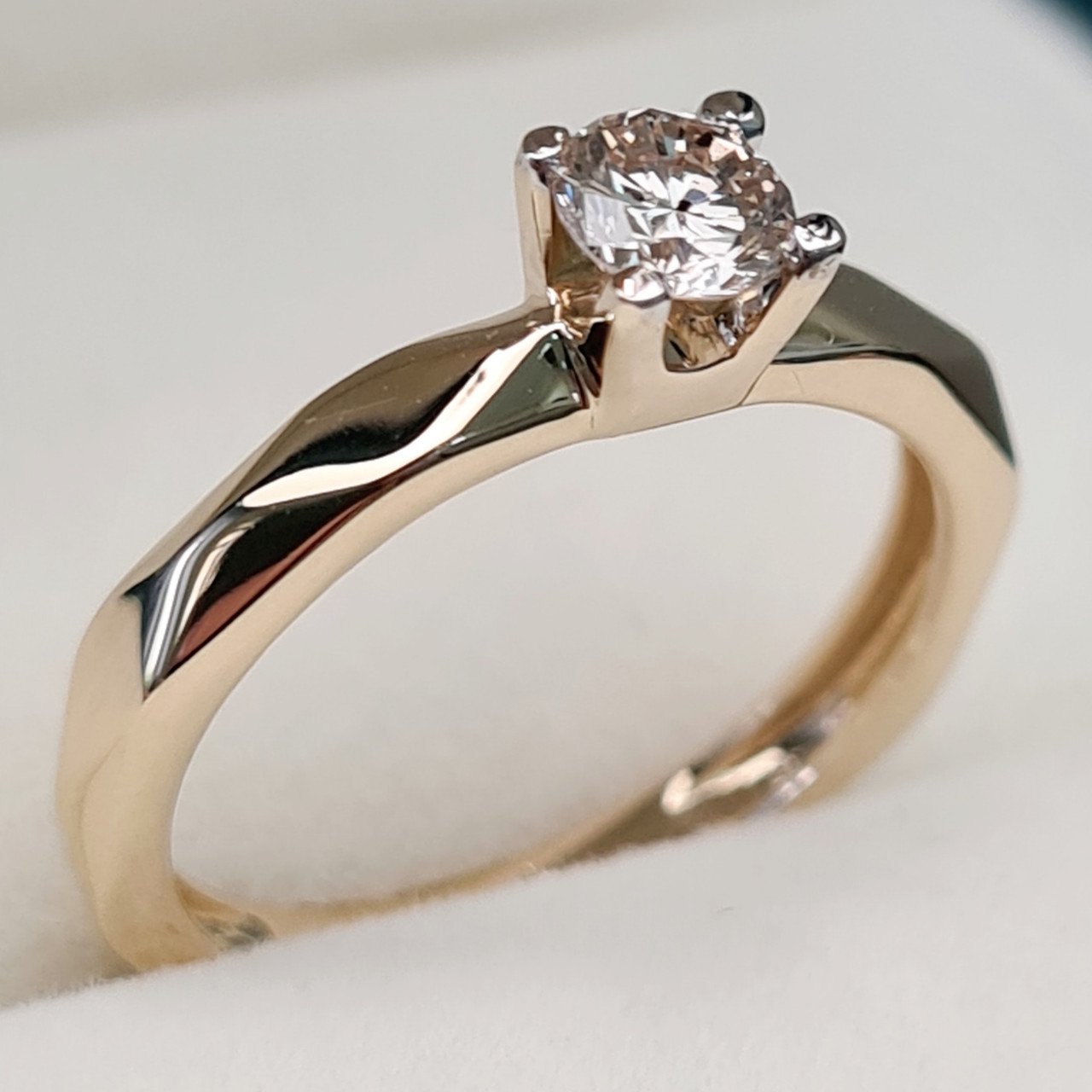 Кольцо Deimantas 97085261 17,5р 2,49гр 0,23ct. купить,NaN
