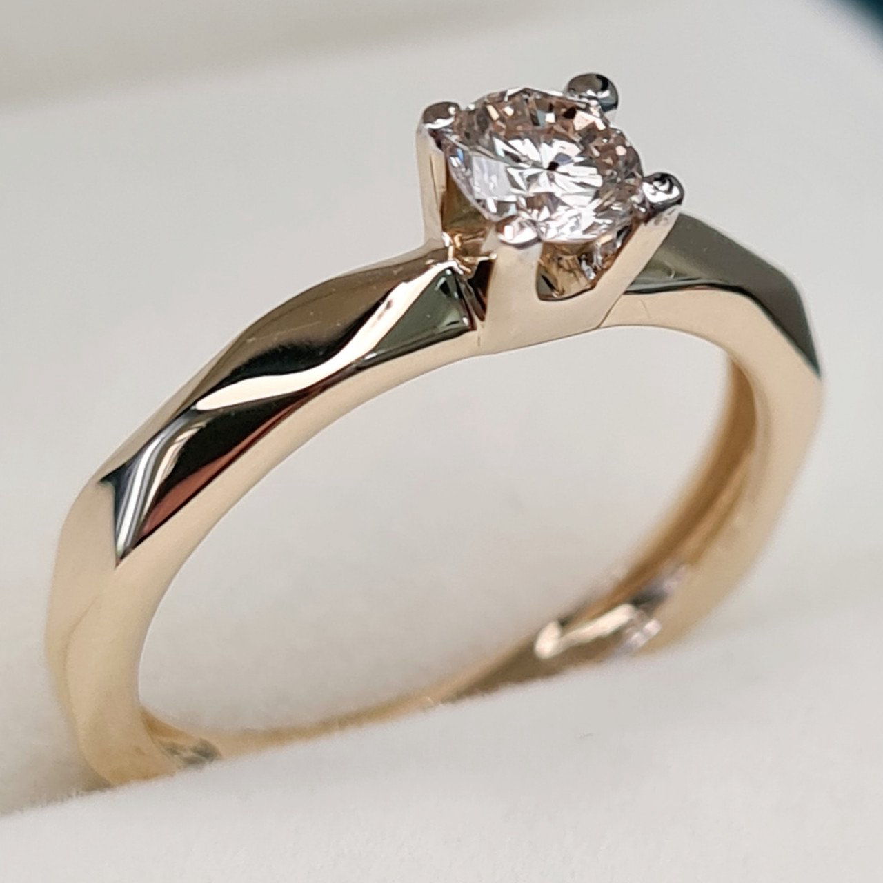 Кольцо Deimantas 97085261 17,5р 2,49гр 0,23ct. купить,NaN