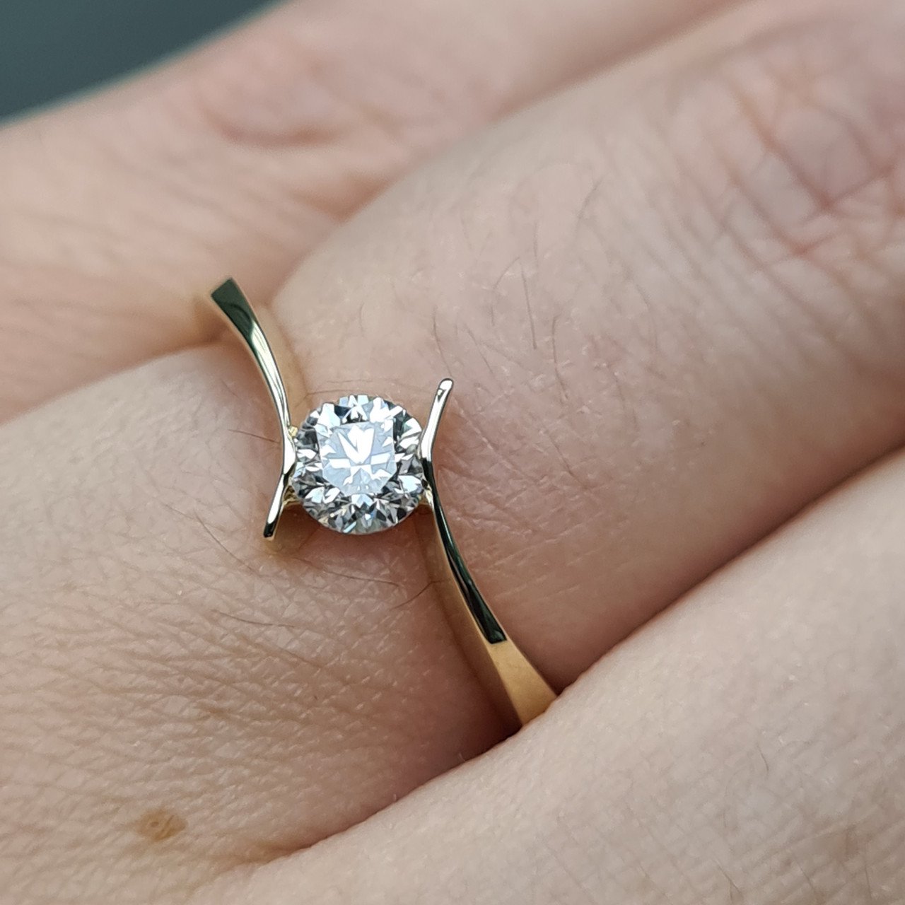 Кольцо Deimantas 95131321 16,5р 2,54гр 0,36ct. купить,NaN