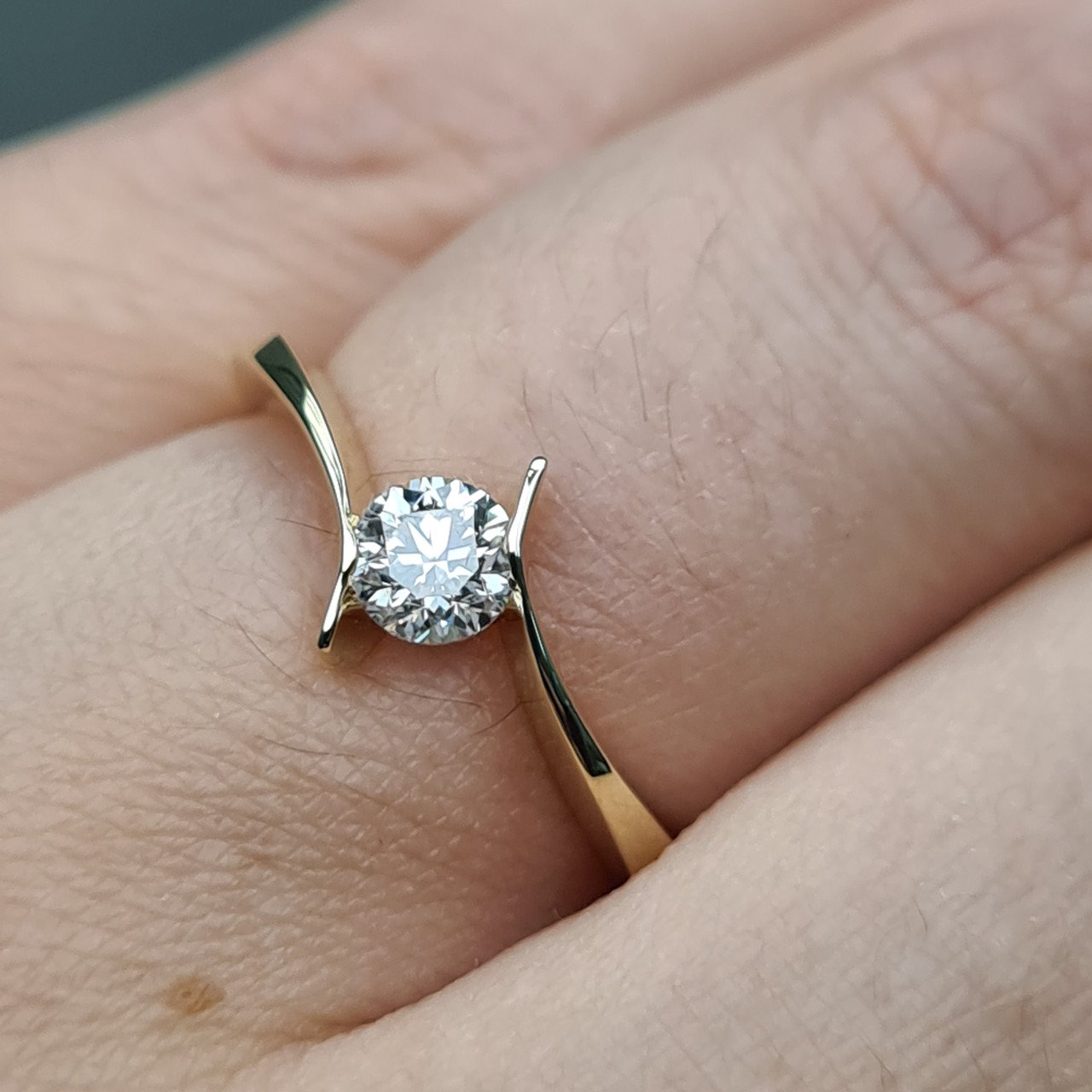 Кольцо Deimantas 95131321 16,5р 2,54гр 0,36ct. купить,NaN