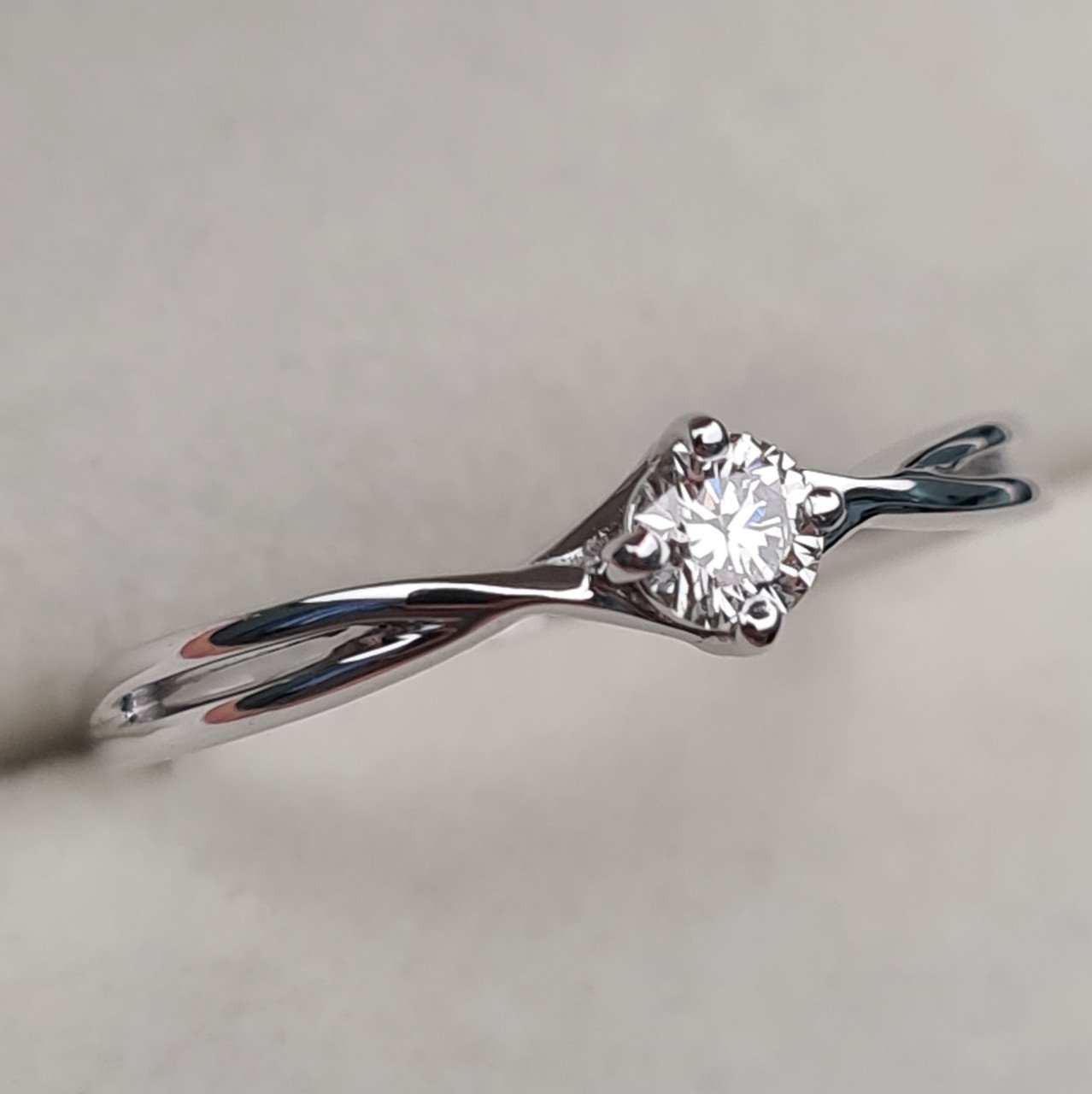 Кольцо Deimantas 97341061 16р 1,45гр 0,193ct. купить,NaN