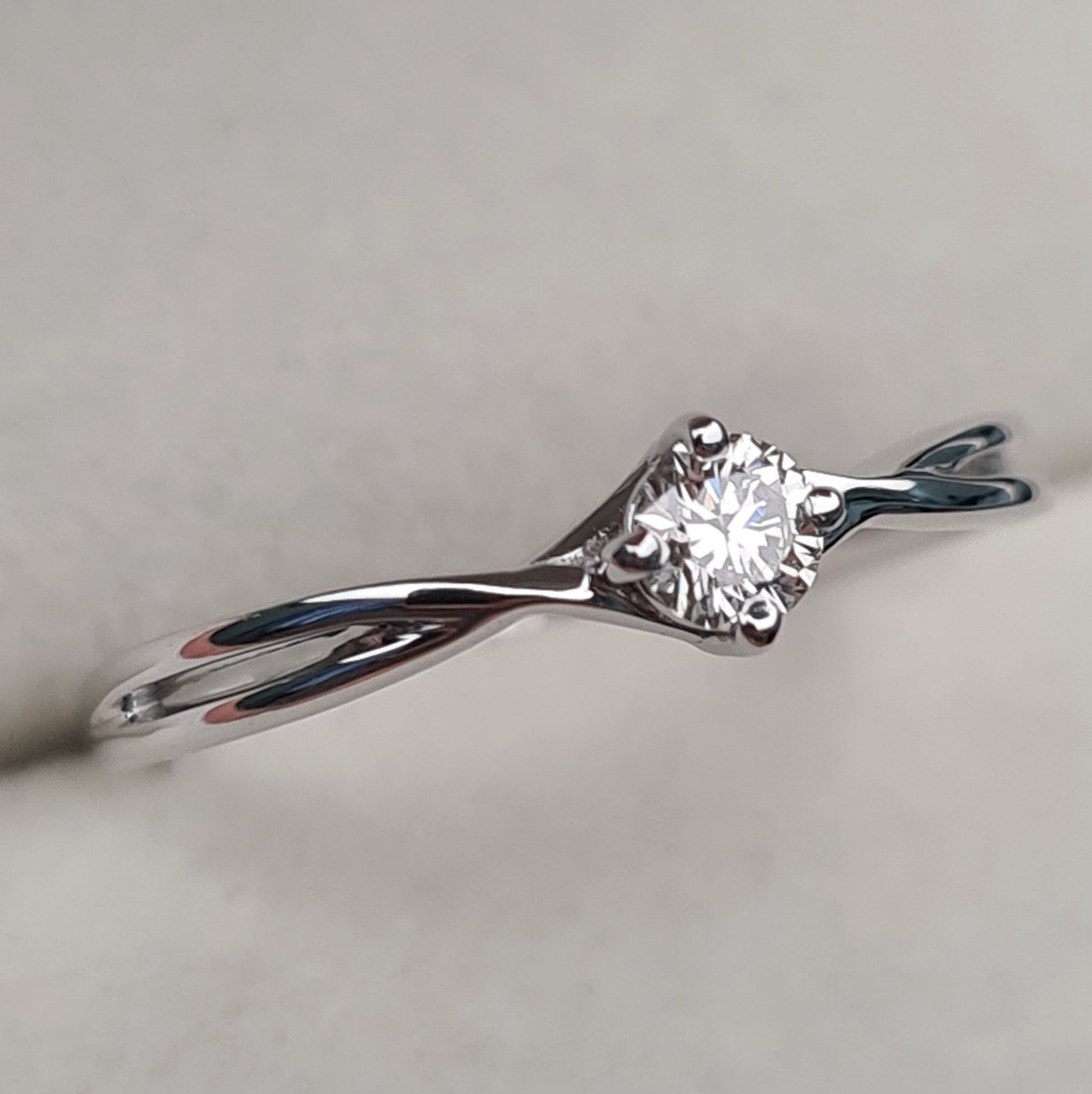 Кольцо Deimantas 97341061 16р 1,45гр 0,193ct. купить,NaN
