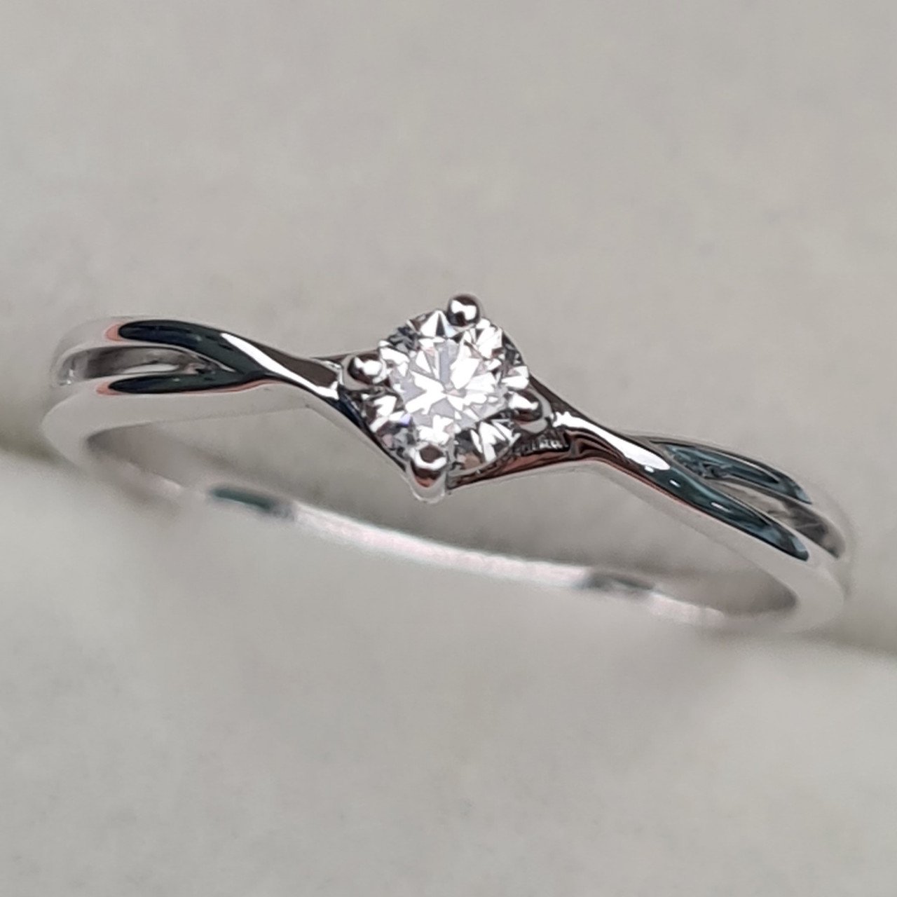 Кольцо Deimantas 97341061 16р 1,45гр 0,193ct. купить,NaN