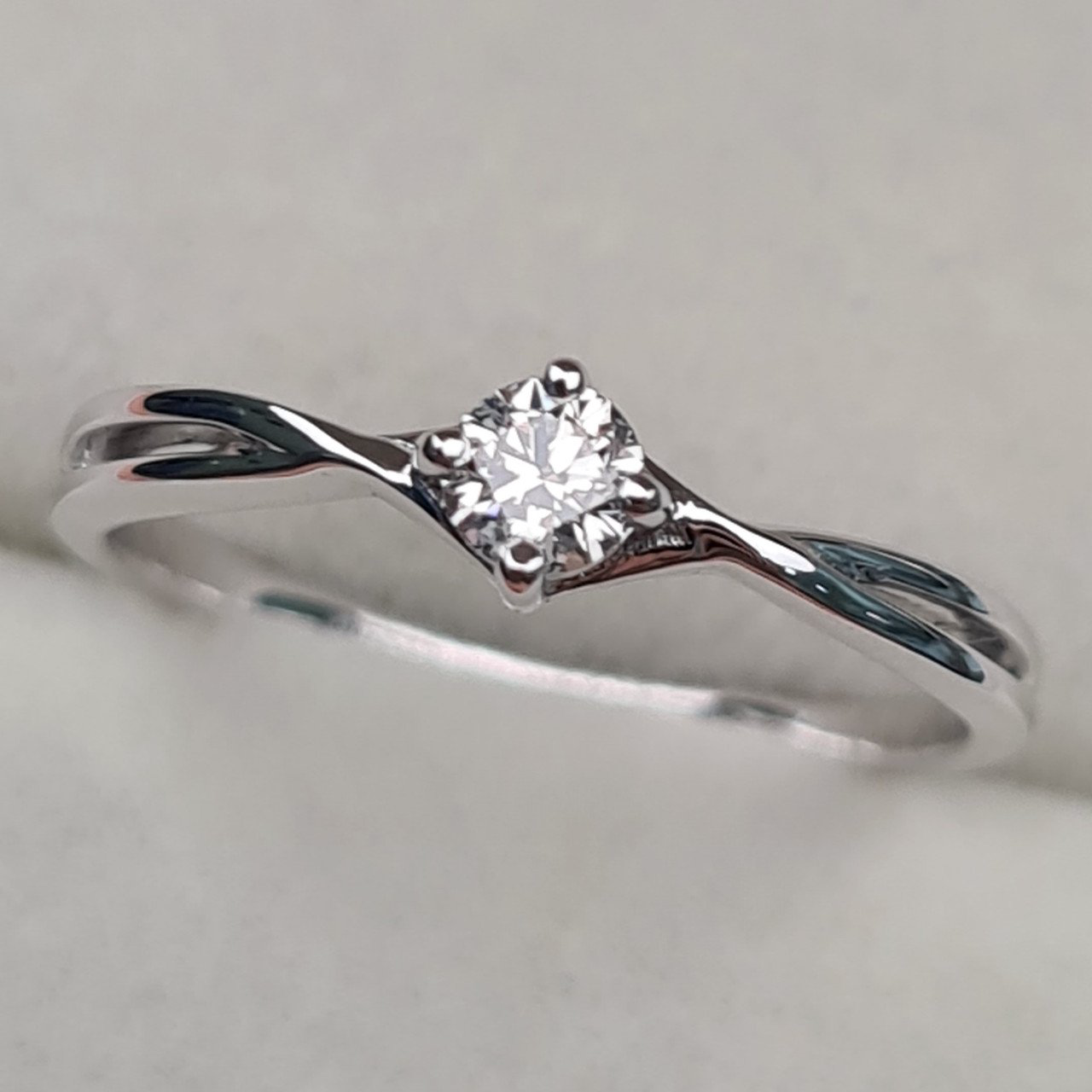 Кольцо Deimantas 97341061 16р 1,45гр 0,193ct. купить,NaN