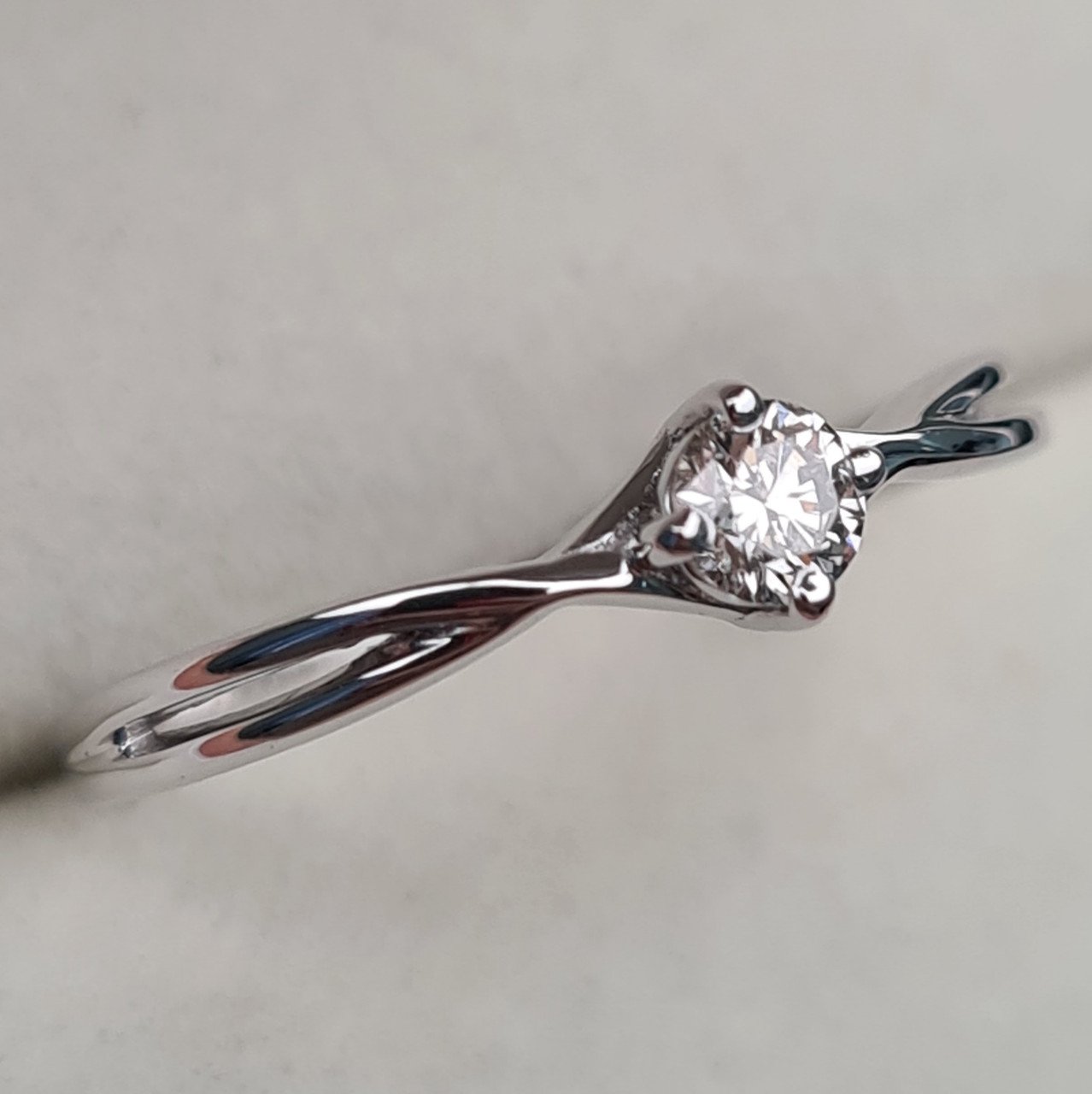 Кольцо Deimantas 97341061 16р 1,45гр 0,193ct. купить,NaN
