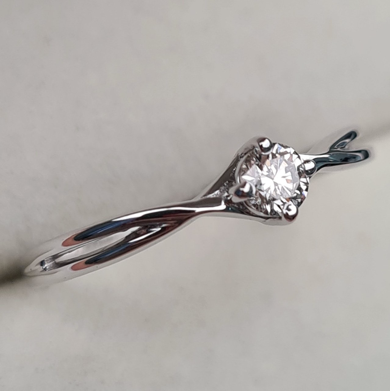 Кольцо Deimantas 97341061 16р 1,45гр 0,193ct. купить,NaN