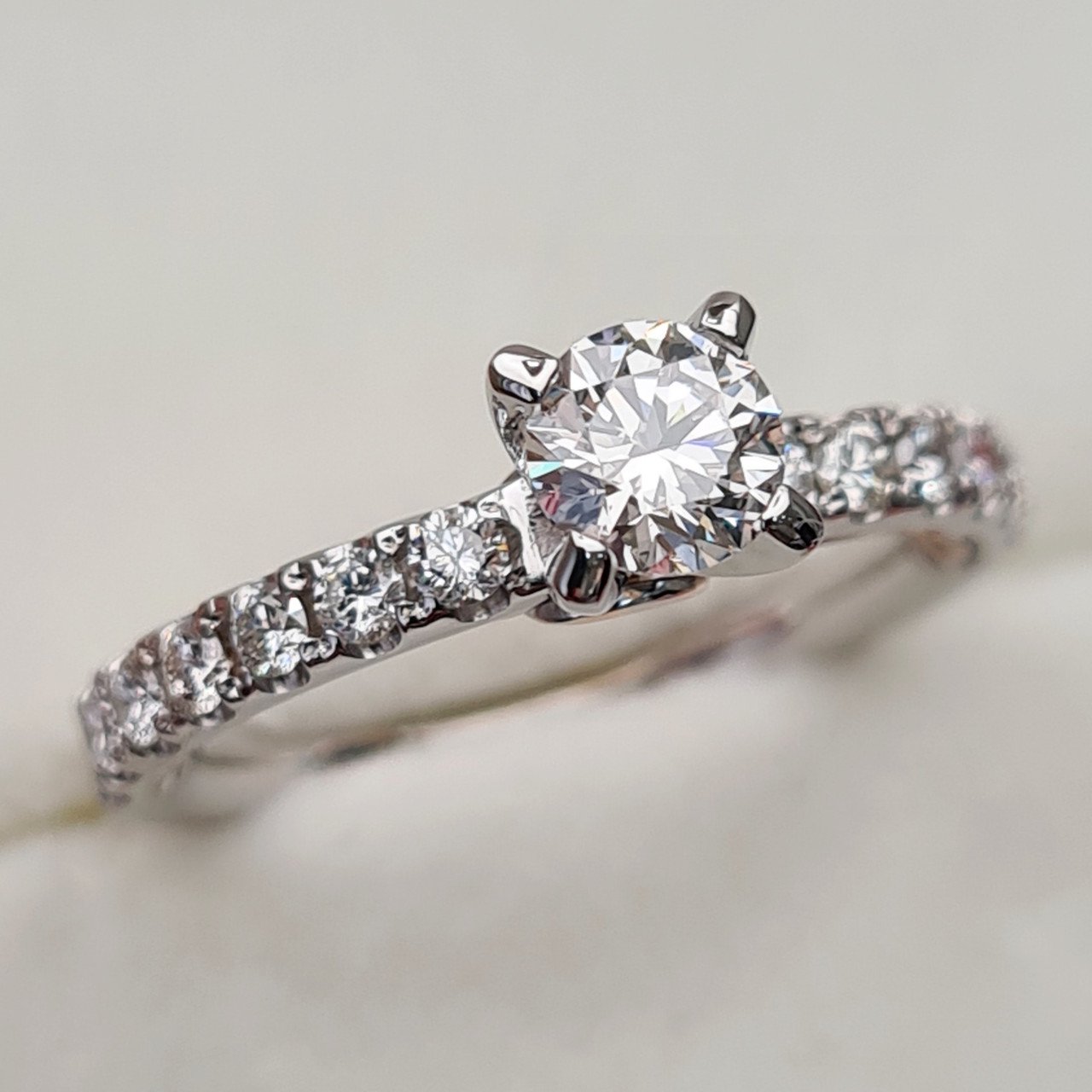 Кольцо Deimantas 91082610 16,5р 3,29гр 0,91ct. купить,NaN