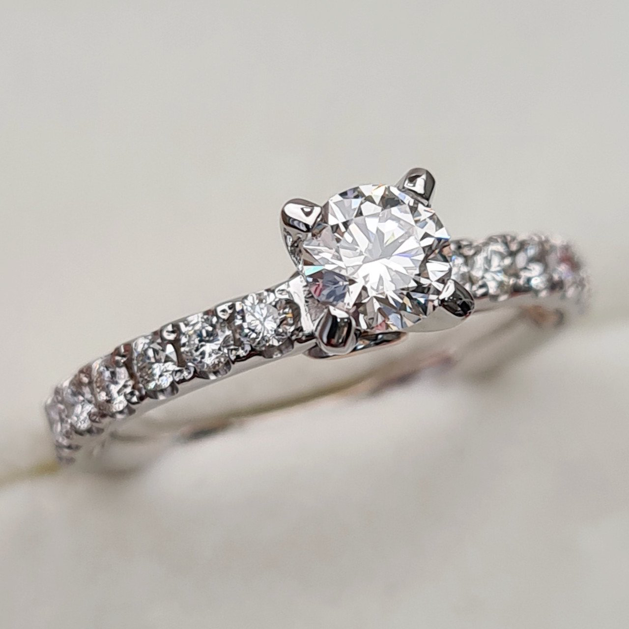 Кольцо Deimantas 91082610 16,5р 3,29гр 0,91ct. купить,NaN