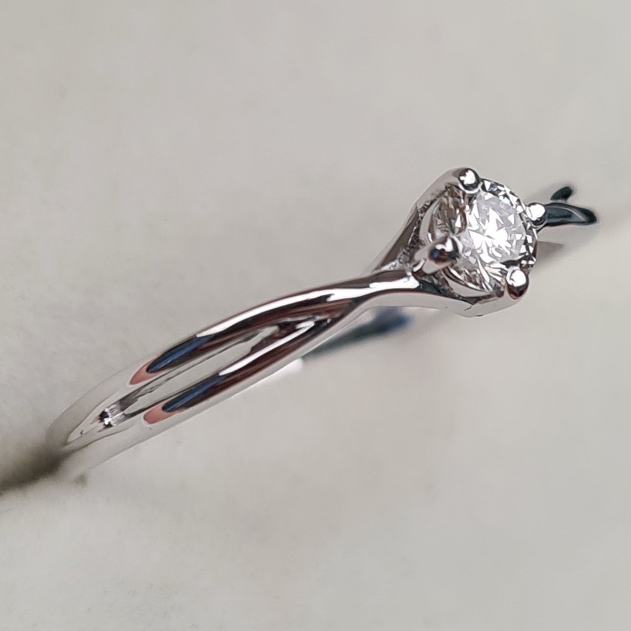 Кольцо Deimantas 97341061 16р 1,45гр 0,193ct. купить,NaN