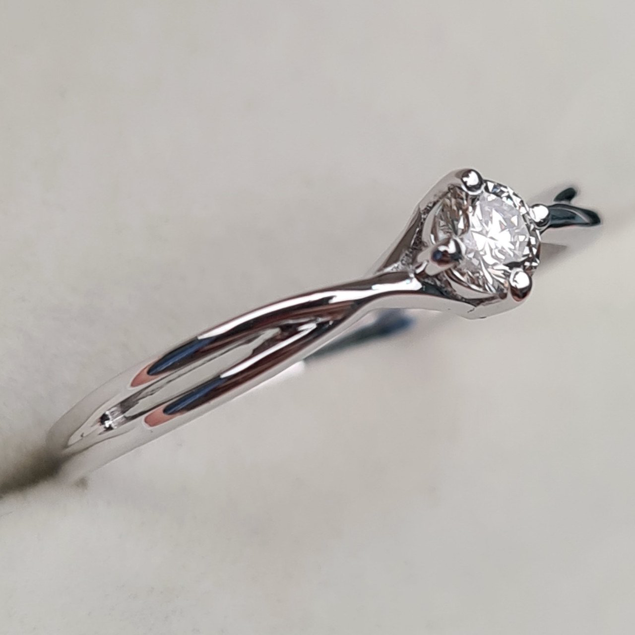 Кольцо Deimantas 97341061 16р 1,45гр 0,193ct. купить,NaN