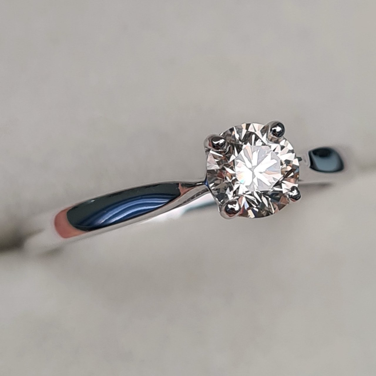 Кольцо Deimantas 97341026 17р 1,89гр 0,51ct. купить,NaN