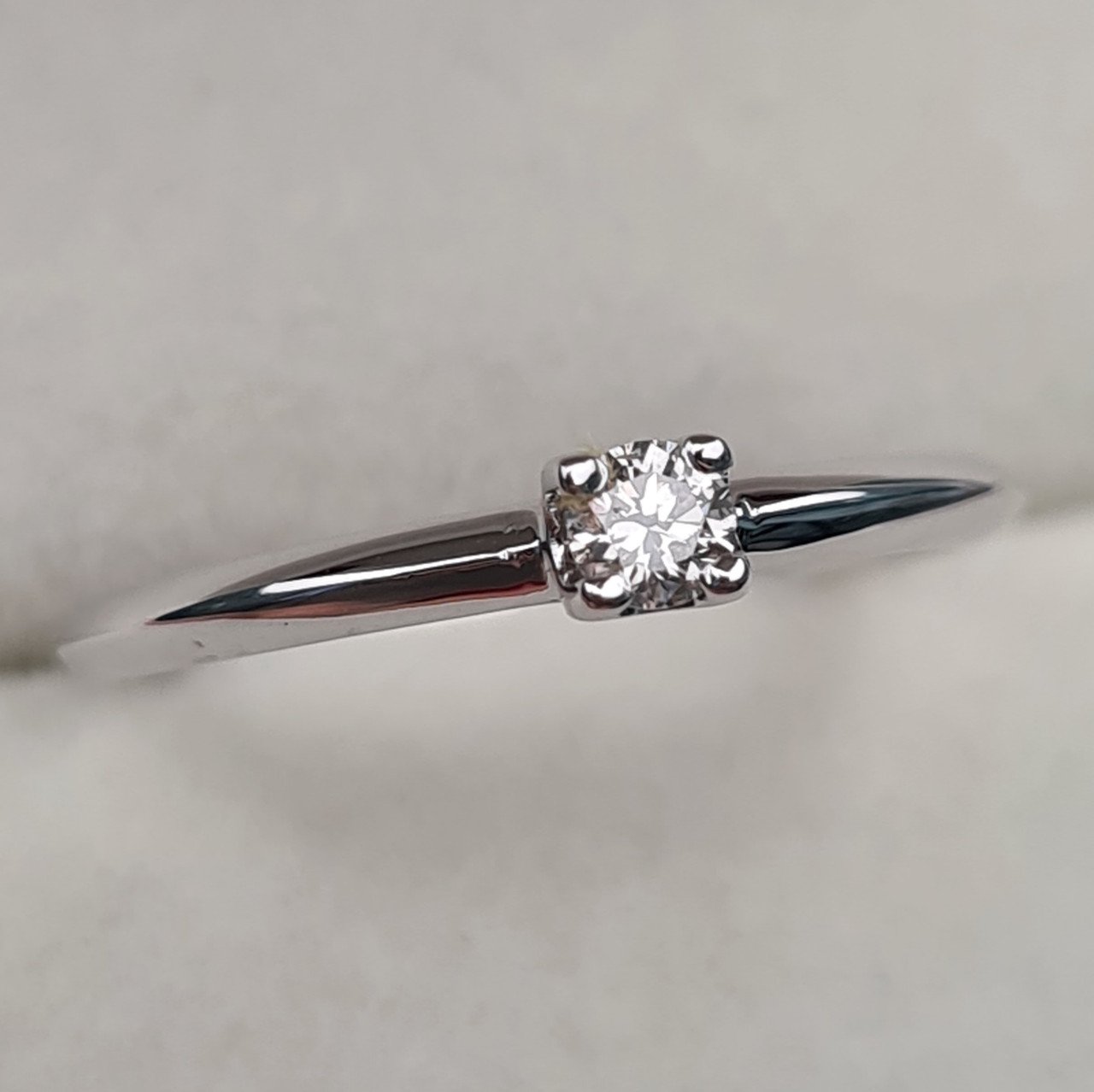 Кольцо Deimantas 97345129 16,5р 1,37гр 0,11ct. купить,NaN