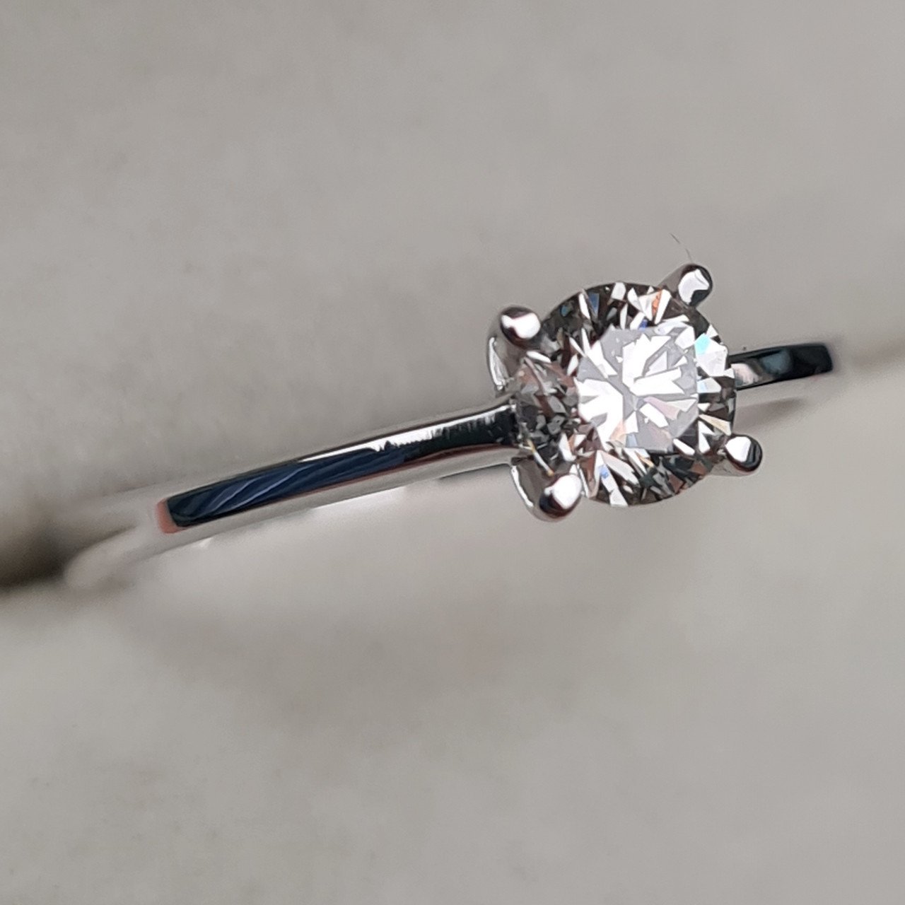 Кольцо Deimantas 97341007 16,5р 1,85гр 0,42ct. купить,NaN