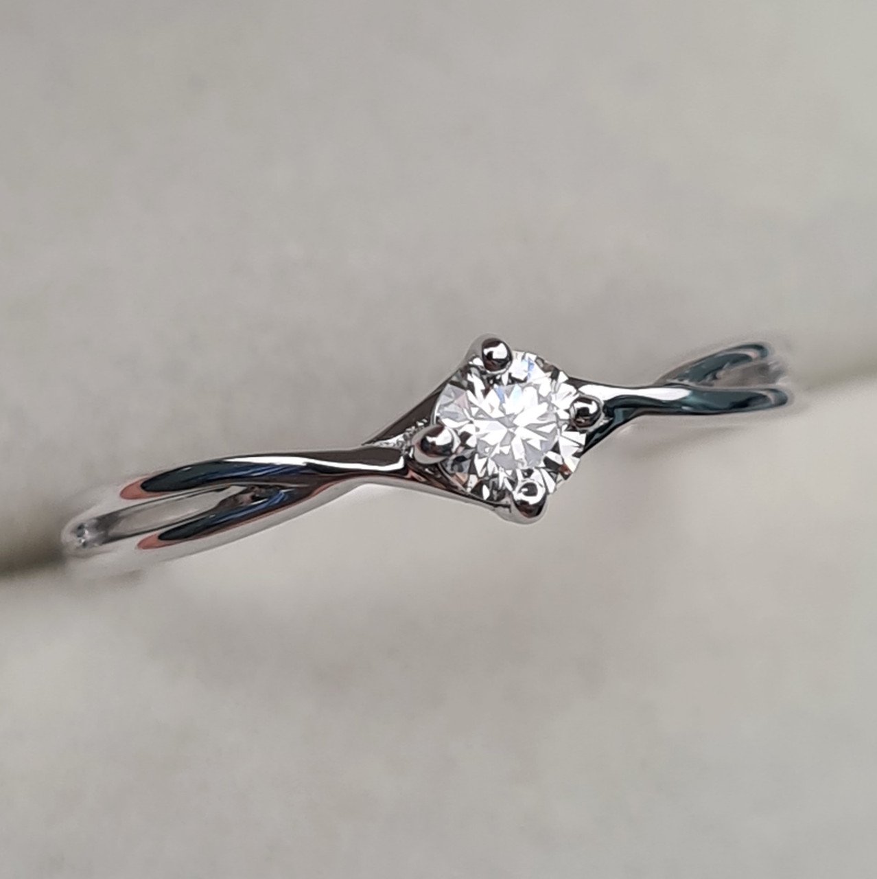 Кольцо Deimantas 97341061 16р 1,45гр 0,193ct. купить,NaN
