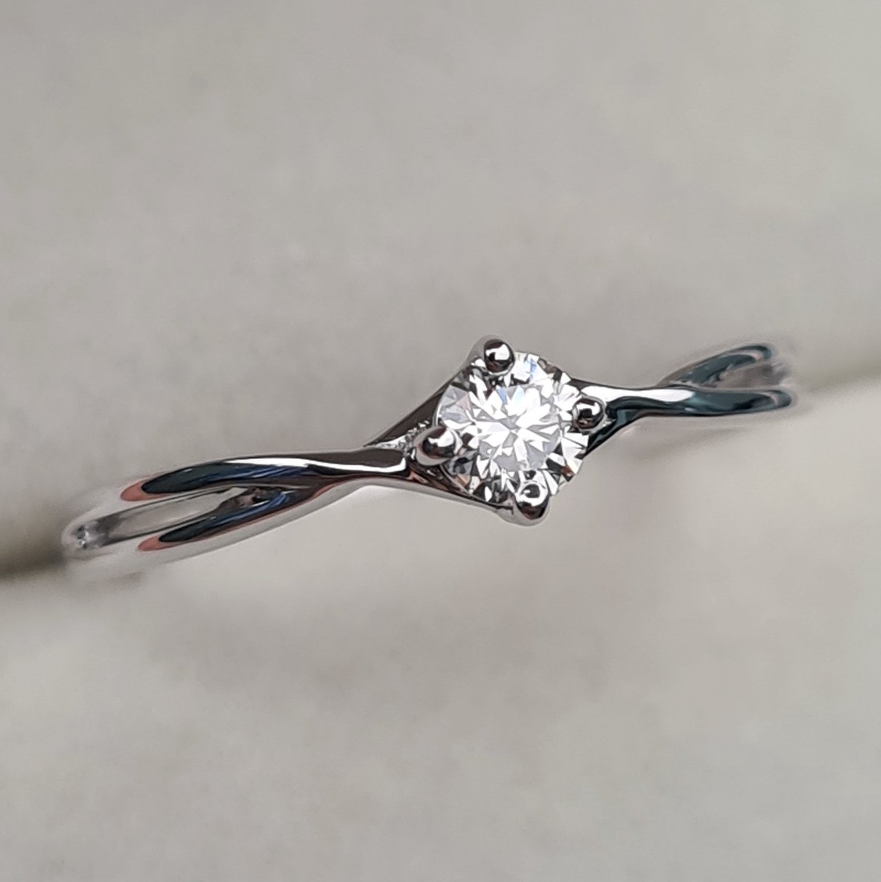 Кольцо Deimantas 97341061 16р 1,45гр 0,193ct. купить,NaN