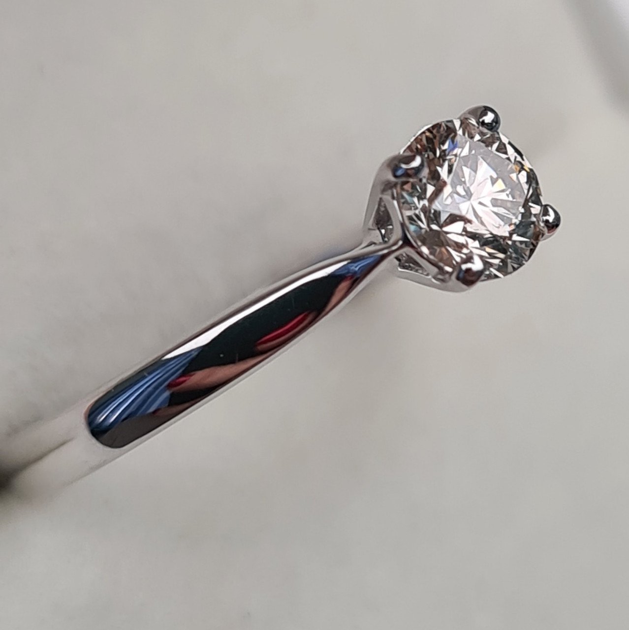 Кольцо Deimantas 97341026 17р 1,89гр 0,51ct. купить,NaN