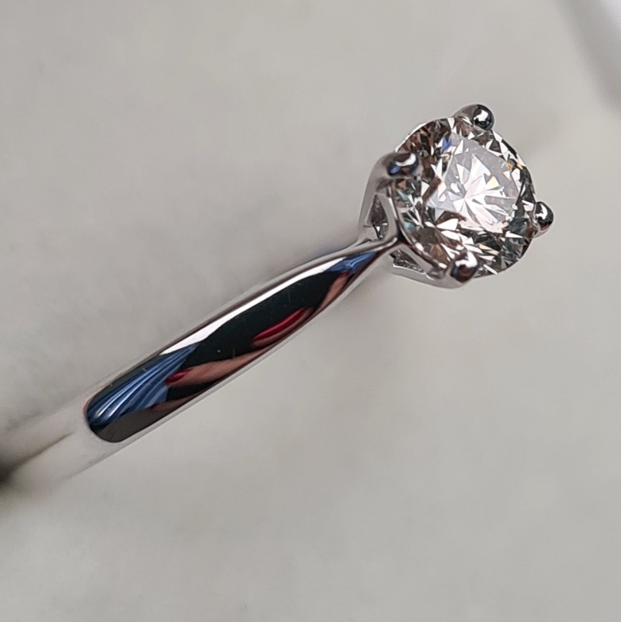 Кольцо Deimantas 97341026 17р 1,89гр 0,51ct. купить,NaN