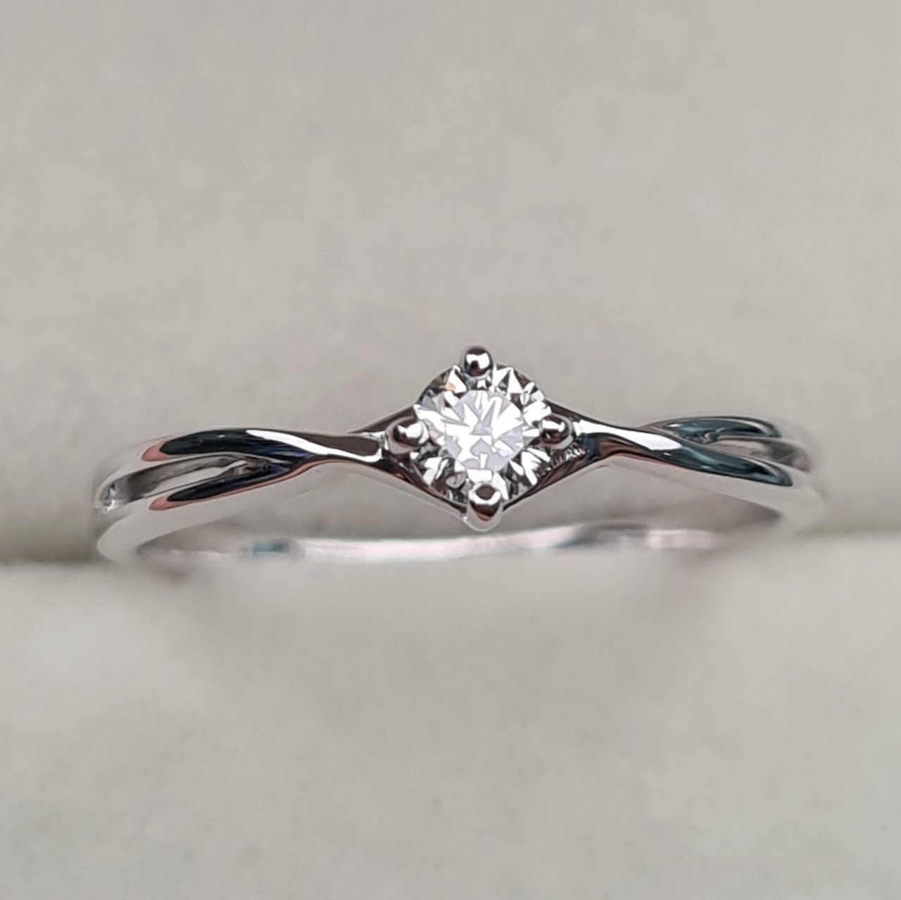Кольцо Deimantas 97341061 16р 1,45гр 0,193ct. купить,NaN