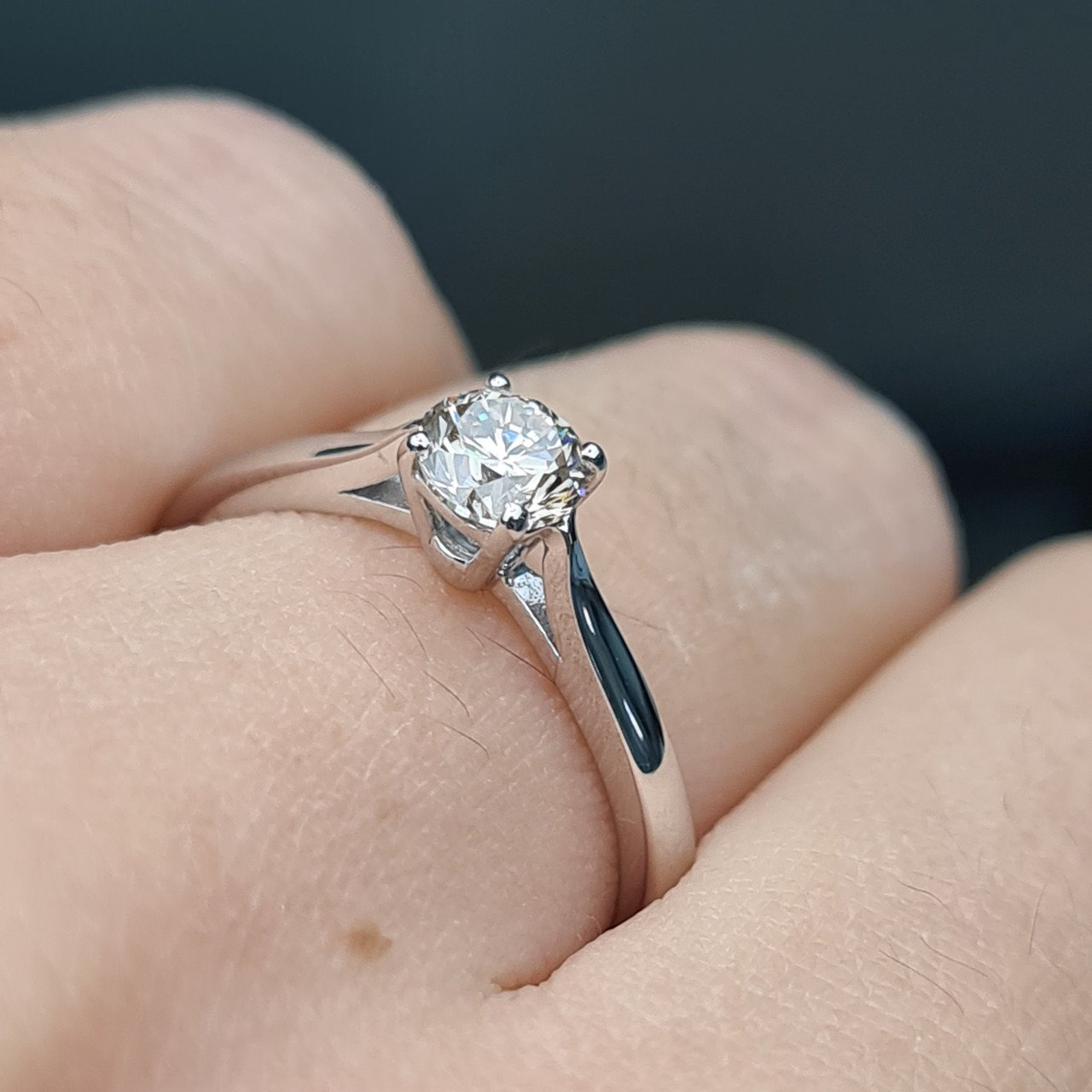 Кольцо Deimantas 97341026 17р 1,89гр 0,51ct. купить,NaN