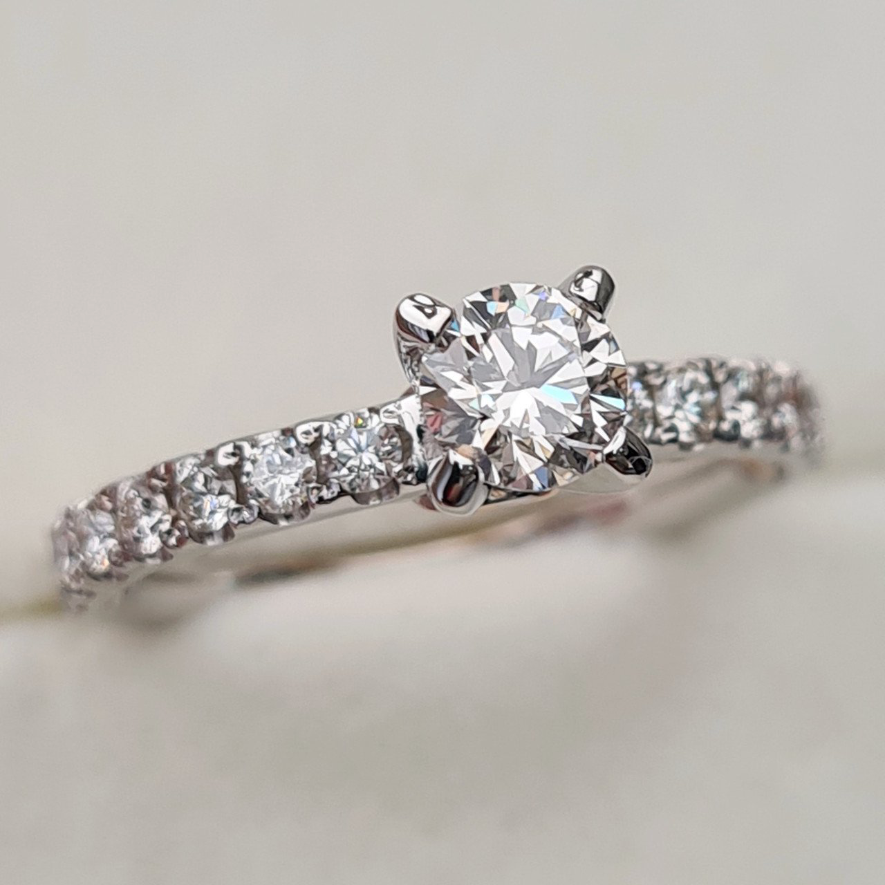 Кольцо Deimantas 91082610 16,5р 3,29гр 0,91ct. купить,NaN