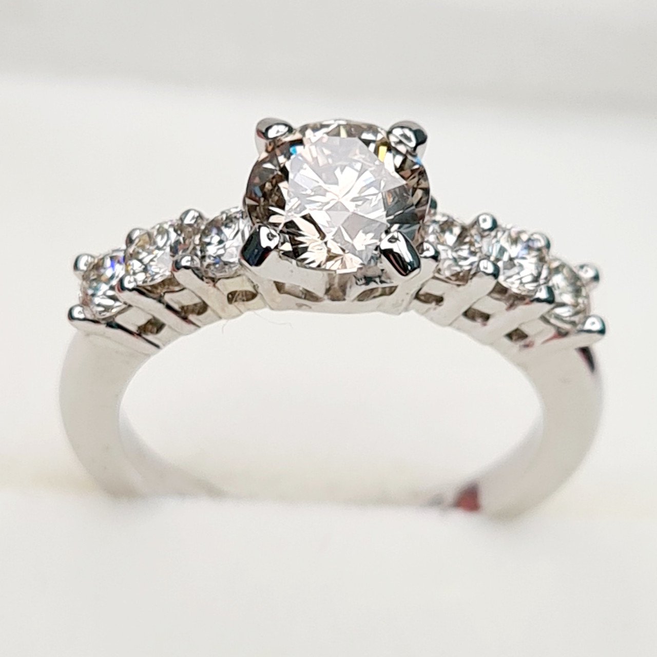 Кольцо Deimantas 91250395 16,5р 3,83гр 1,63ct. купить,NaN