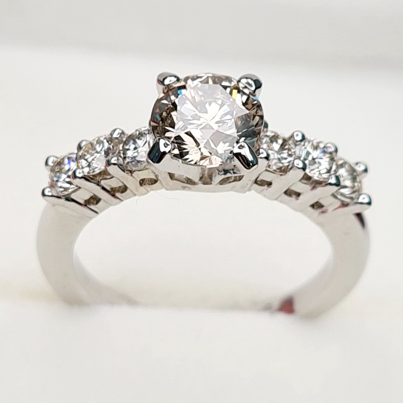 Кольцо Deimantas 91250395 16,5р 3,83гр 1,63ct. купить,NaN